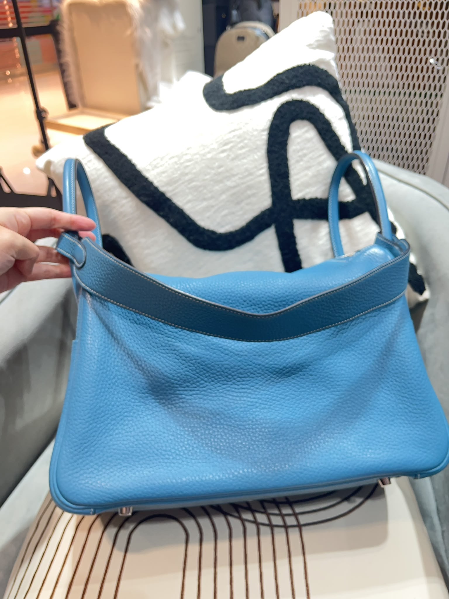 HERMES LIMDY 34,STAMP T,牛仔藍銀扣  100%Authentic, 95%new  ✅塵袋 