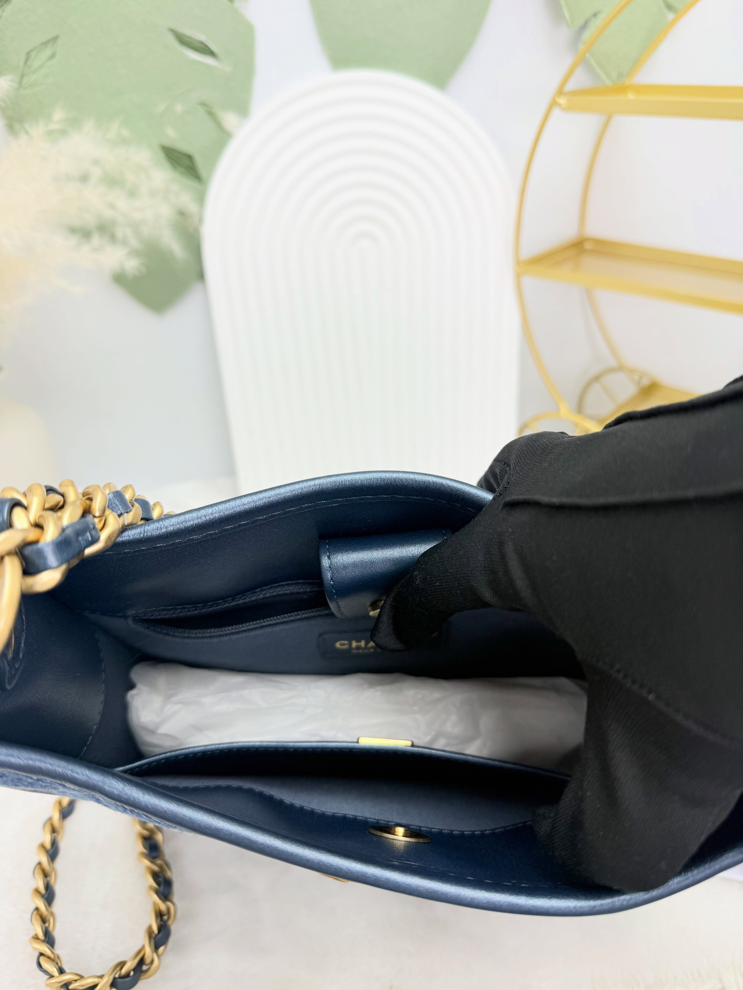 Chanel👜 PRE OWNED 🛍️24S牛仔漸變 Hobo 晶片款 一長一短雙肩帶 全套💙