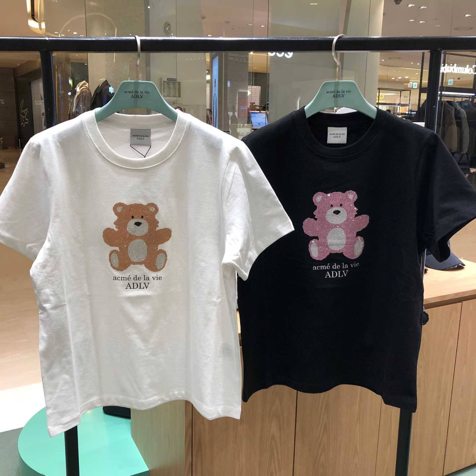 AD72 ADLV: Woman Bling Bling Bear Short Sleeve T-Shirt (2026 NEW)