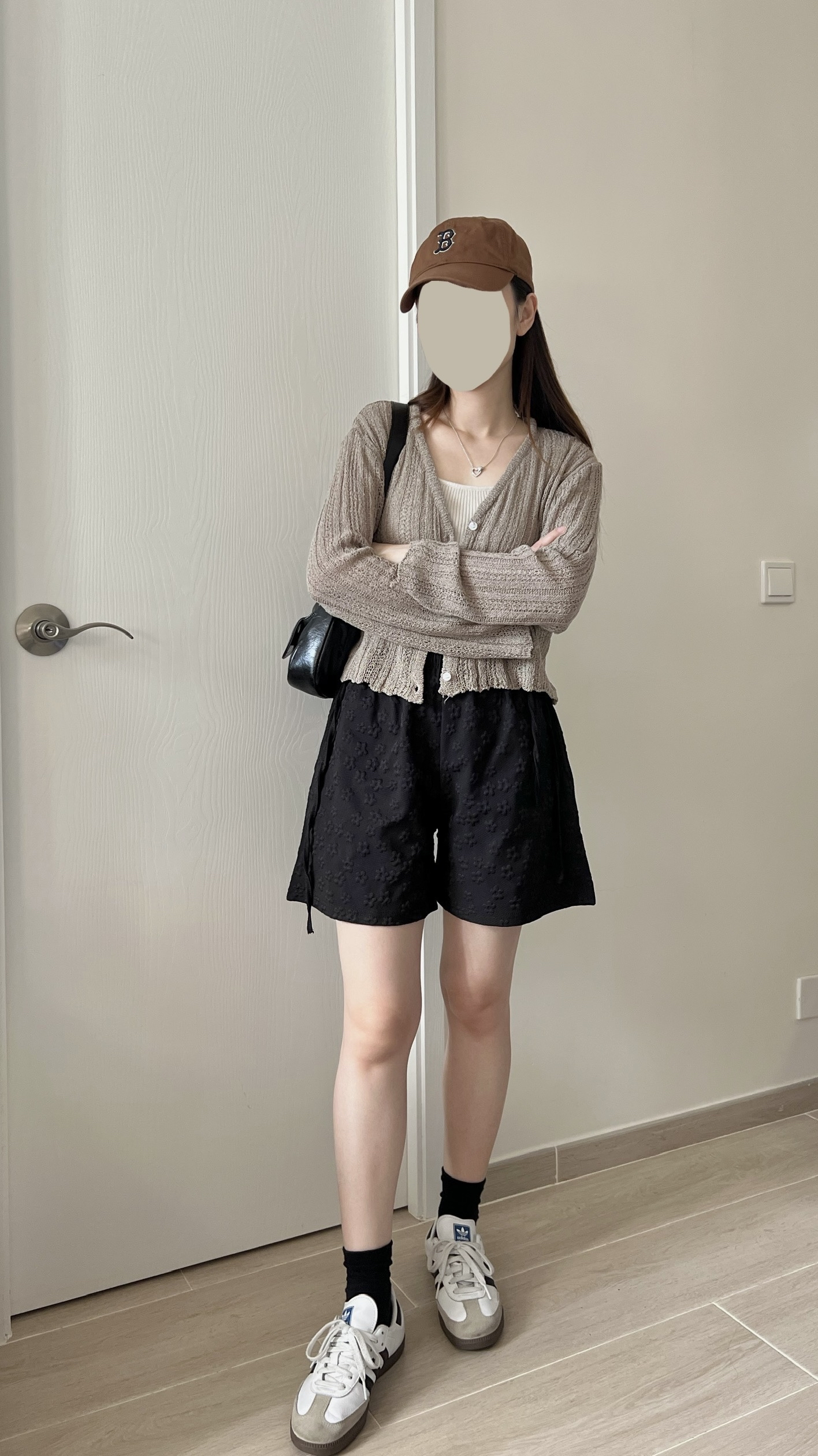 必備甜價紙片人短版上衣 