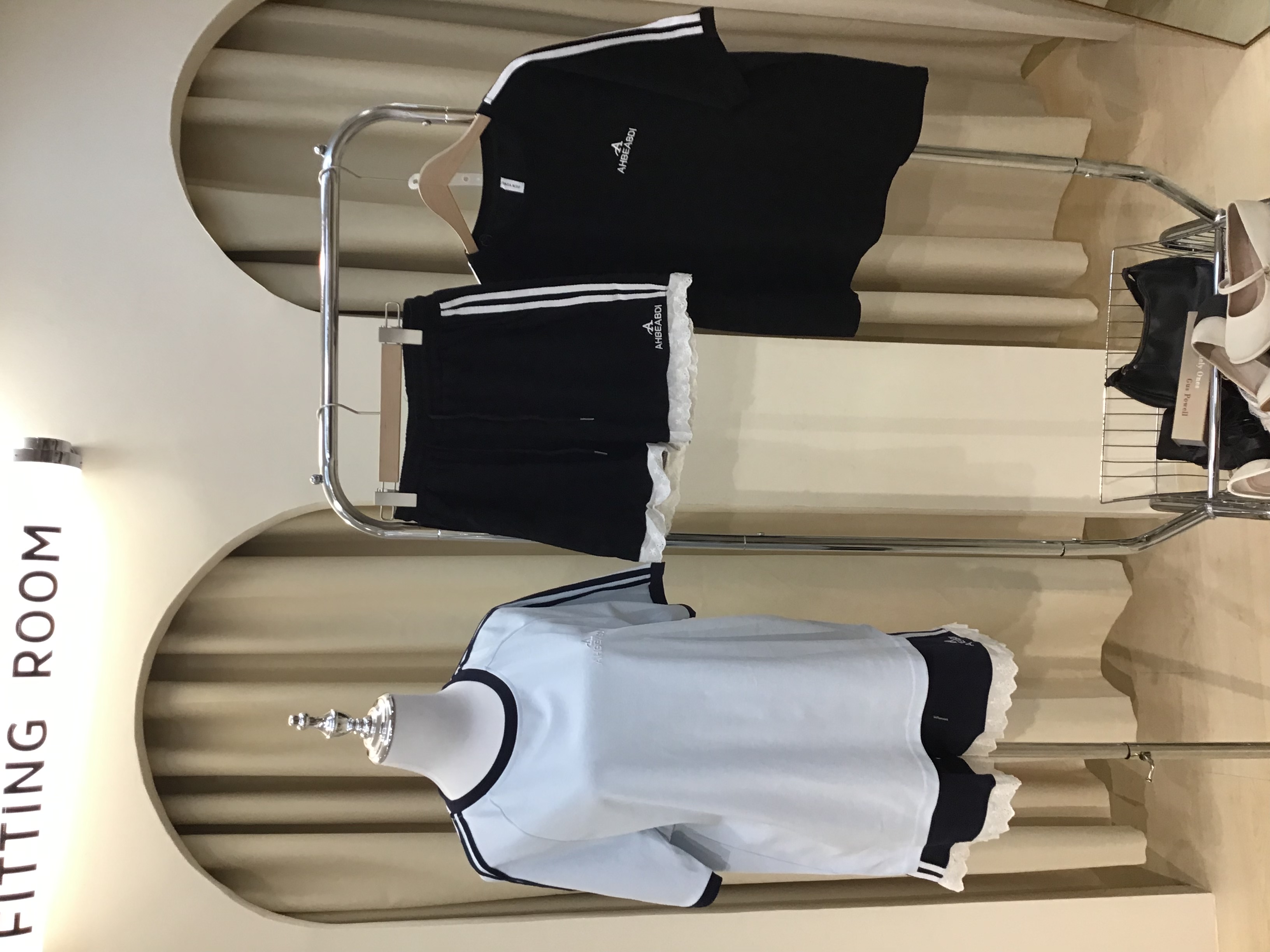 T恤休闲花边短裤套装