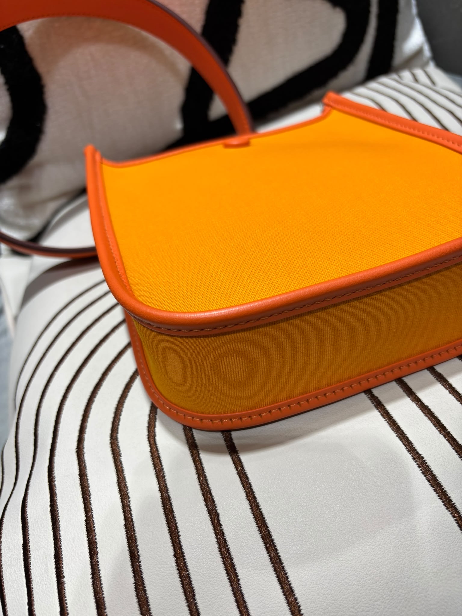 全新Hermes Mini Evelyne Limited Edition 限量版100%Authentic, 全新未使用品✅ 專門店收據✅Dust bag✅盒