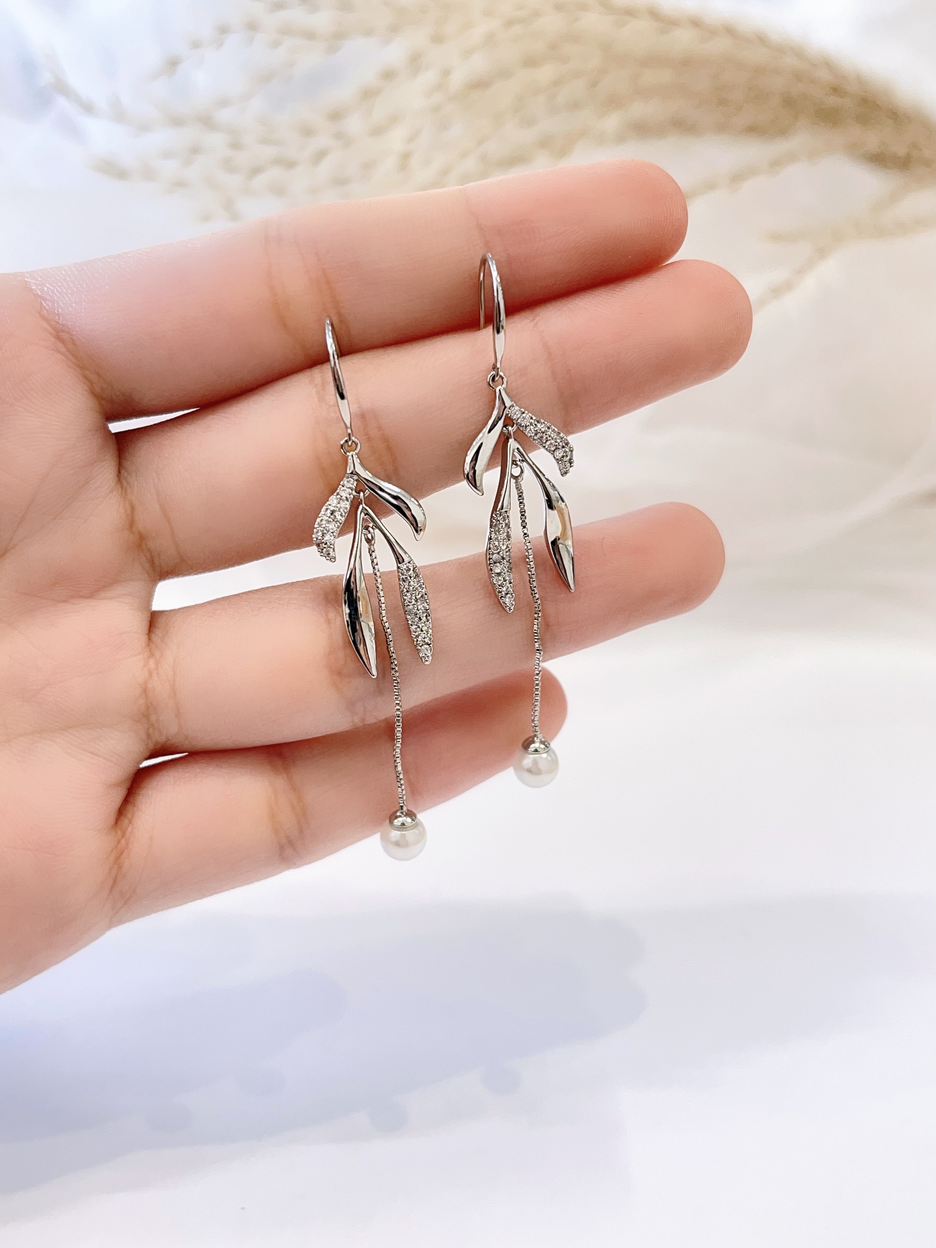 镶钻叶子款式长流苏珍珠耳环