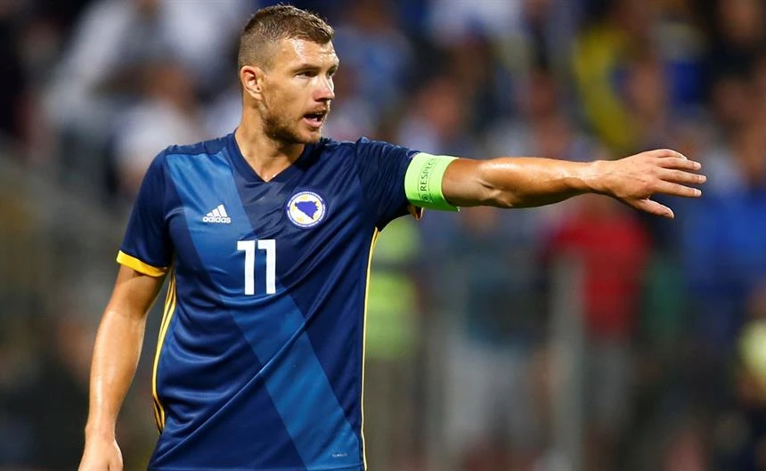 Bosnia And Herzegovina 17/18 home shirt  #11 Dzeko