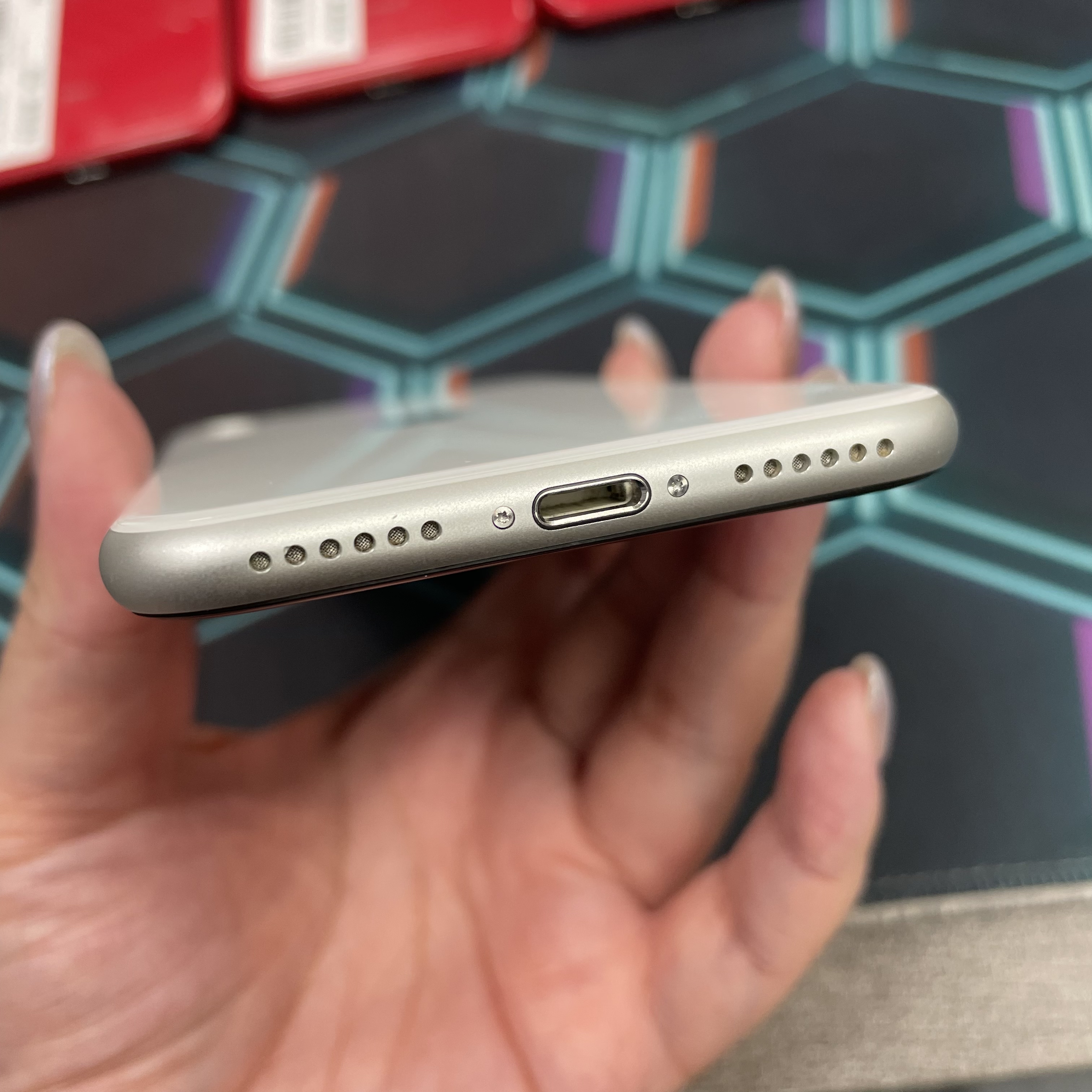 *7039 SE 2 勁靚機 128GB 電75 白色 white
