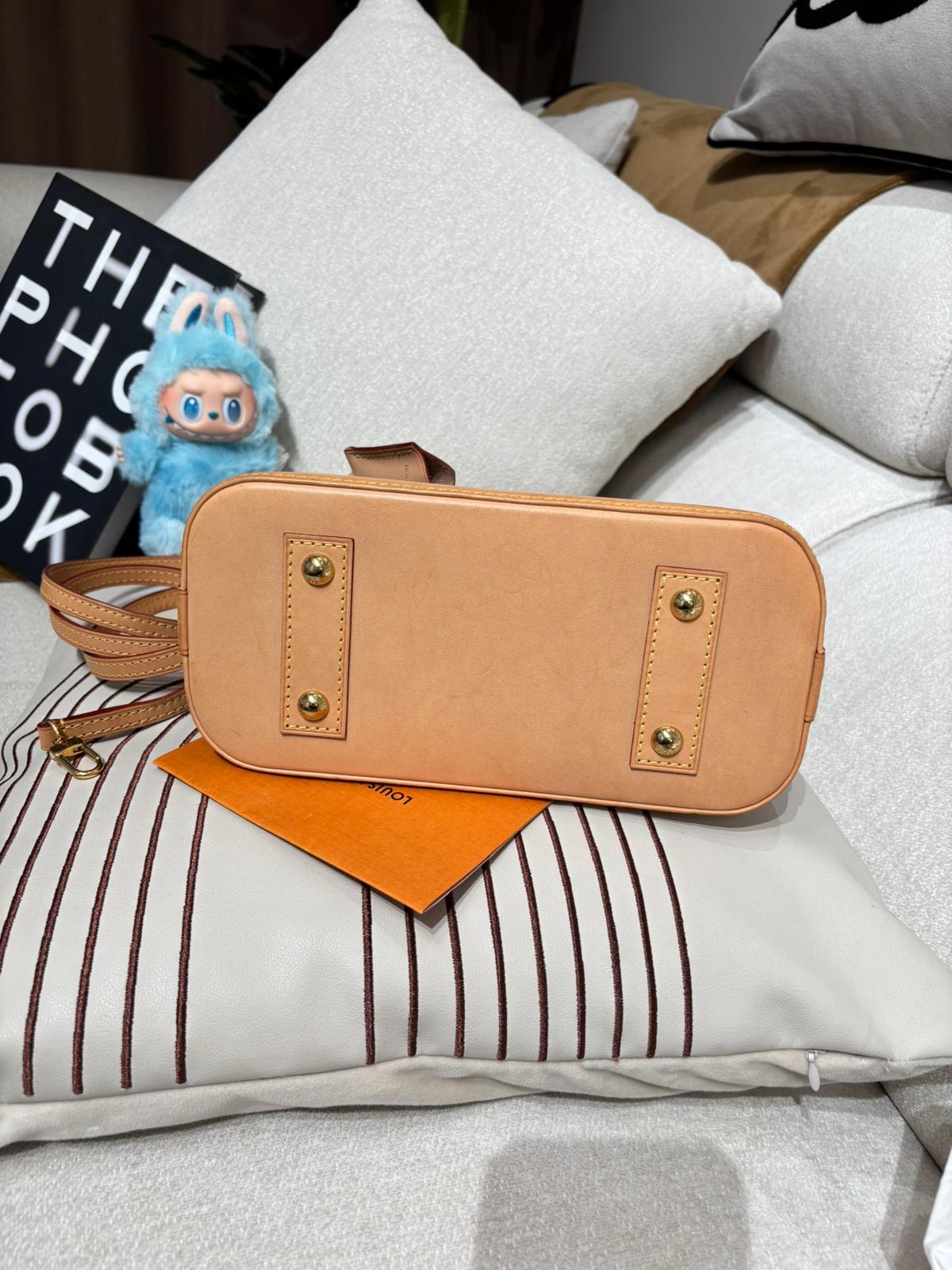 LV Alma bb monogram 100%Authentic, 95%new ✅收據✅肩帶✅鎖鎖匙✅Dust bag