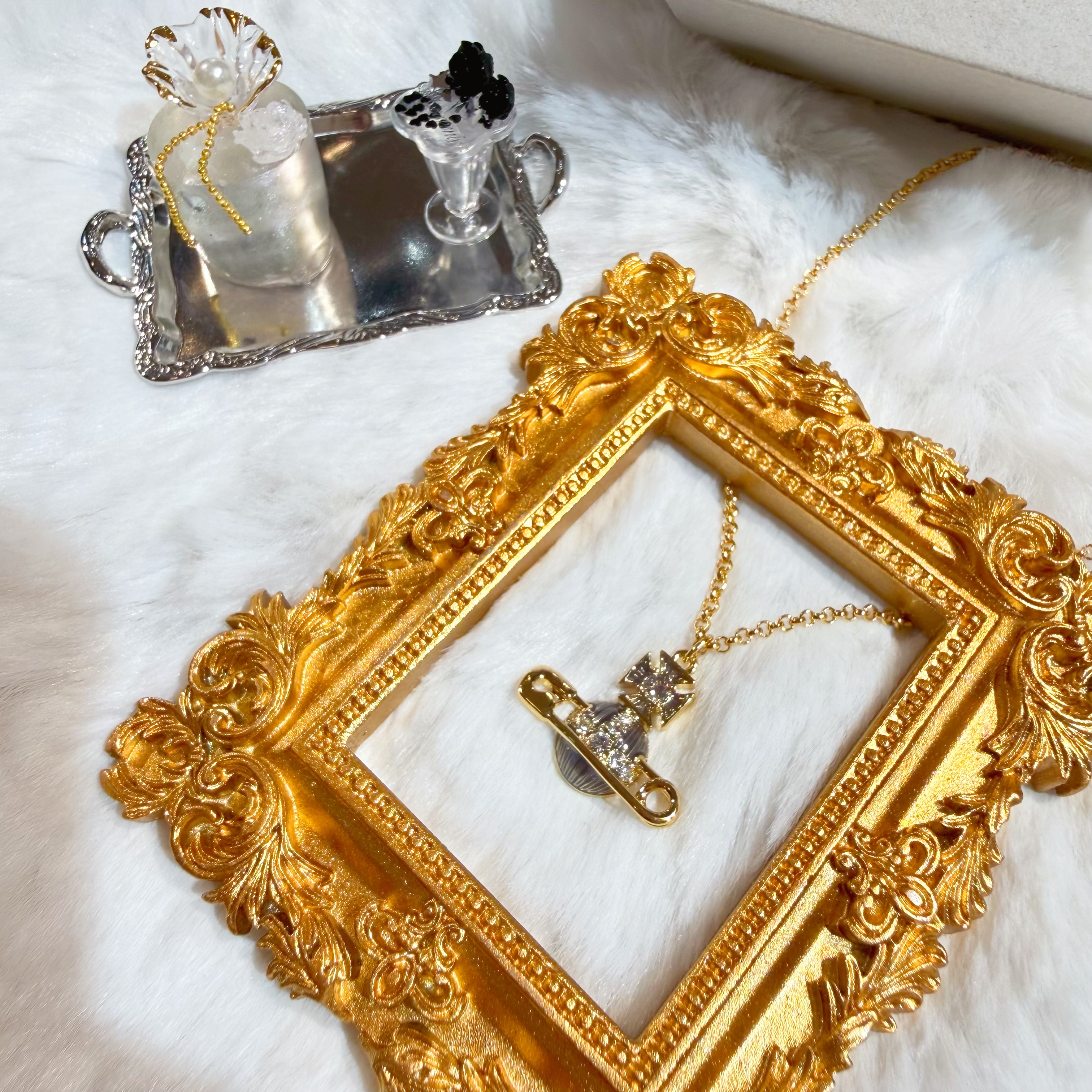 VW Kitty necklace dark grey/g