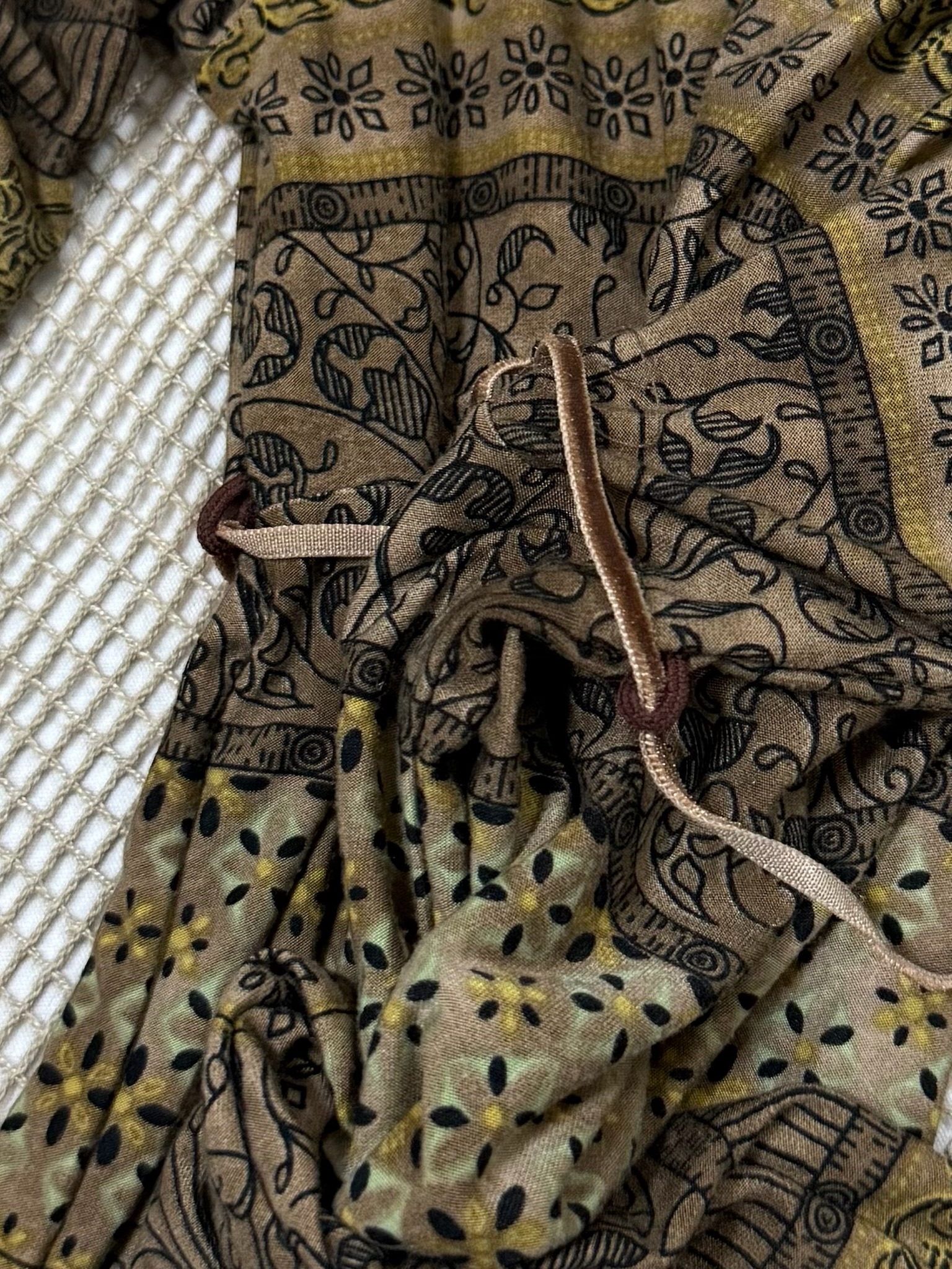 Boho Aesthetic Ditsy Patterned Blouse with Ribbon Tie