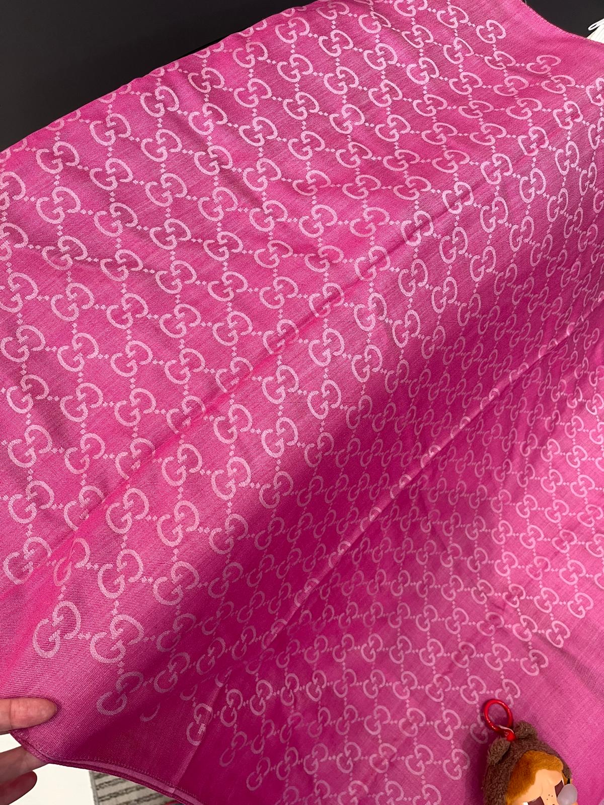 未使用品 Gucci scarf 羊毛頸巾 100%Authentic unused 