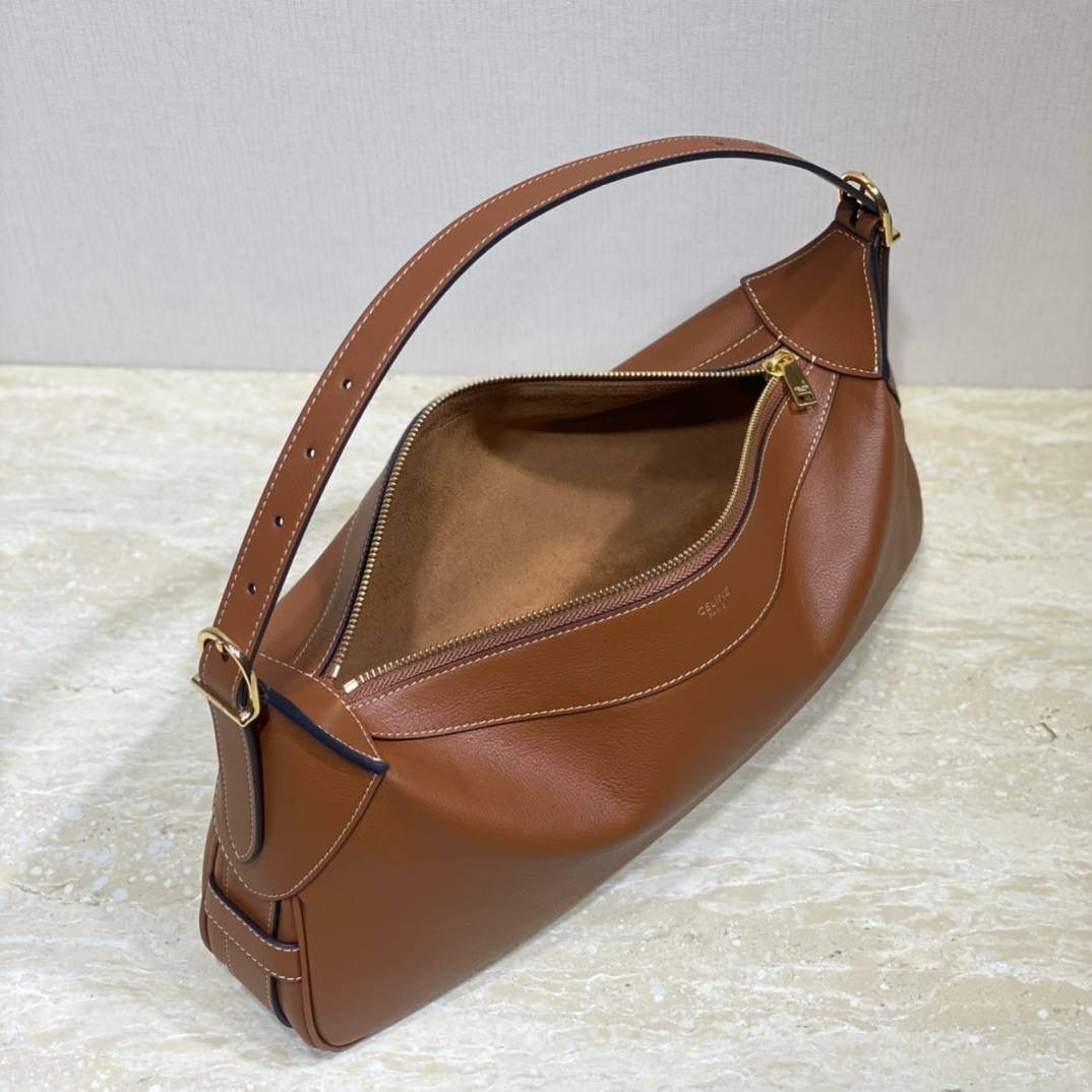 🔥大货实拍图 𝗖𝗘𝗟𝗜𝗡𝗘 ♥ 𝗥𝗢𝗠𝗬 型号：197443 尺寸34*16*5cm