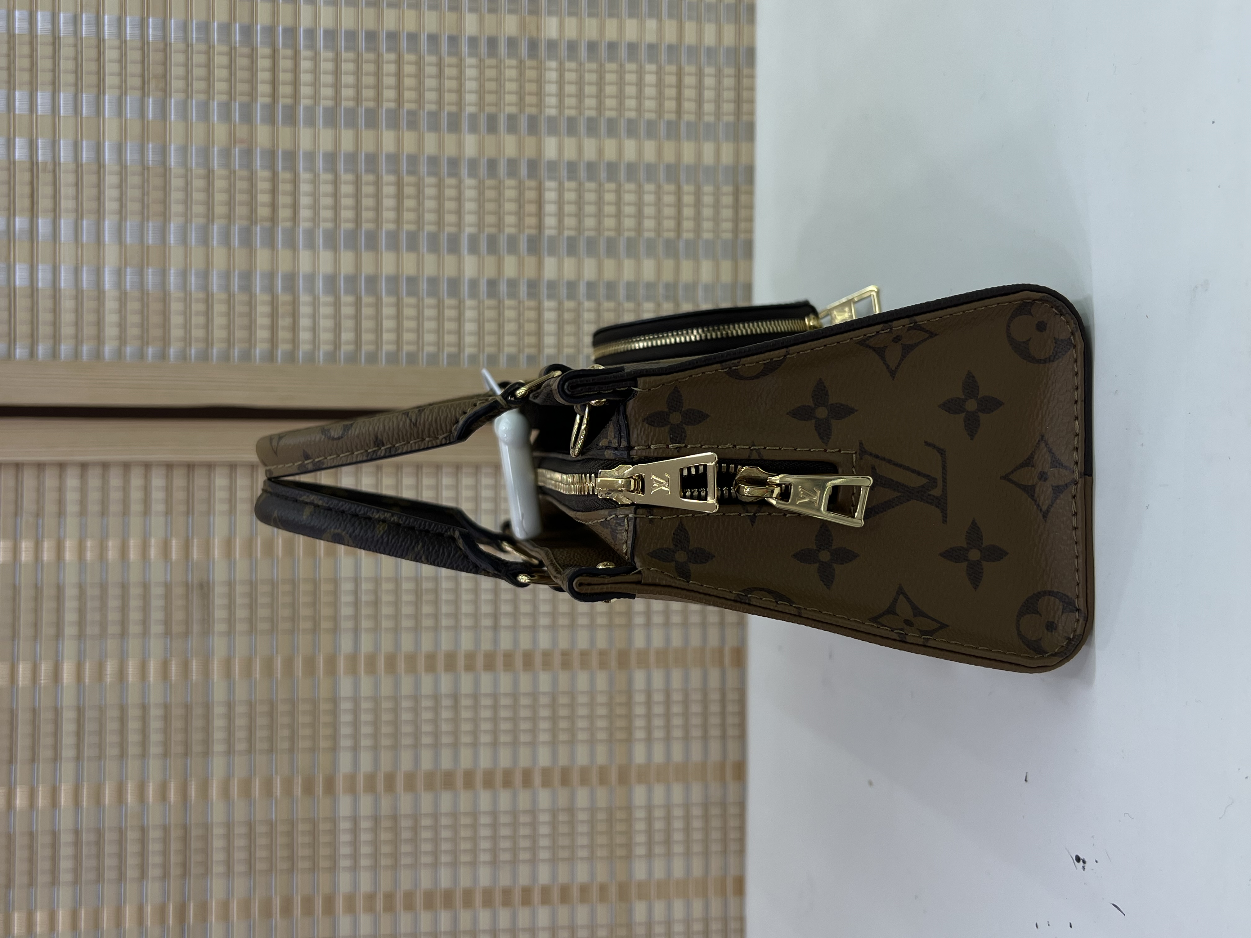 直播貨品 |  [1個-$100 2個-$300］GG52