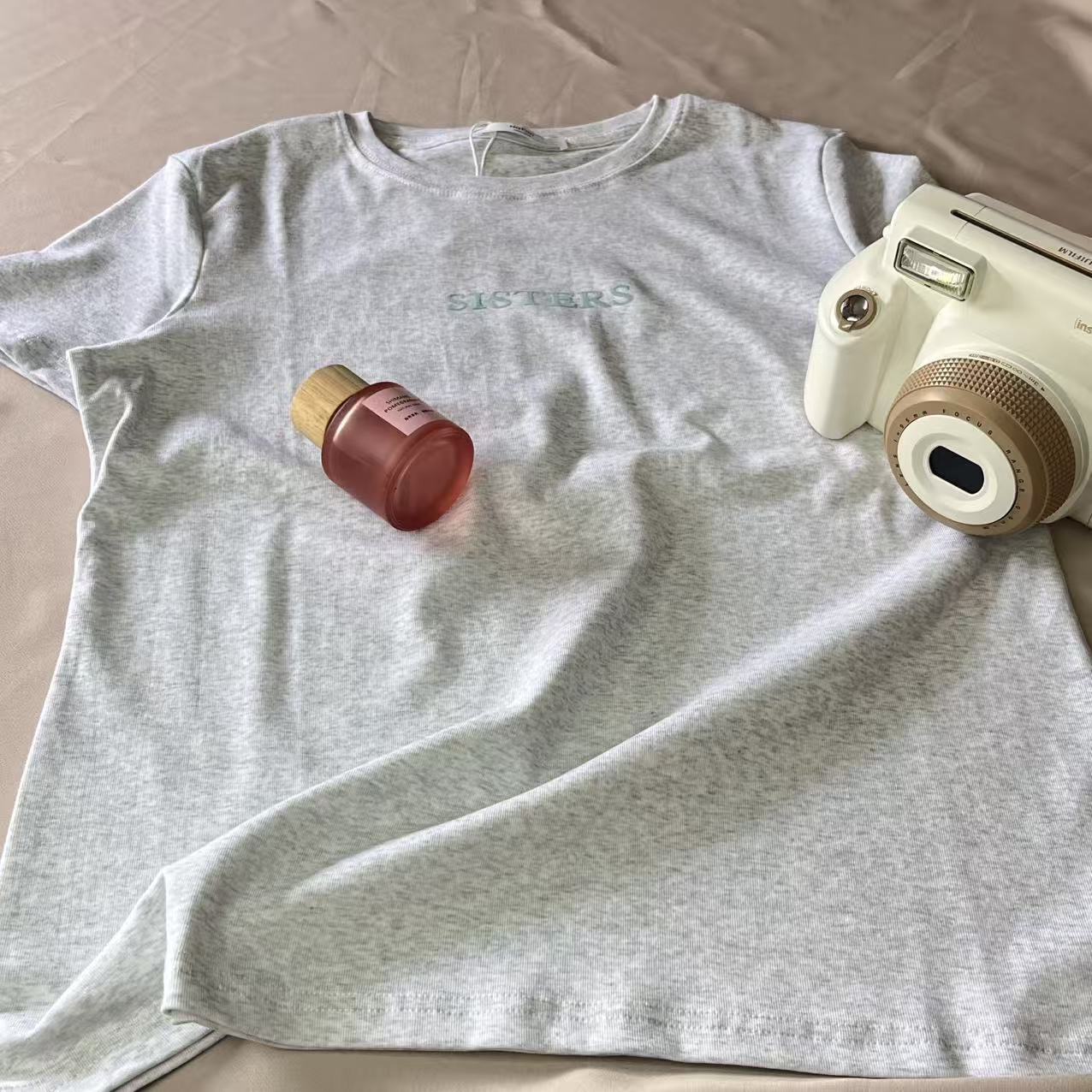 T2009#713 [Sarin] Graphic T-shirt