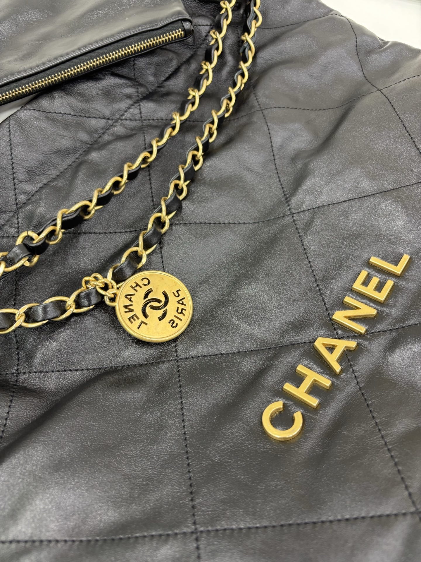 Pre-Owned CHANEL 22Bag 