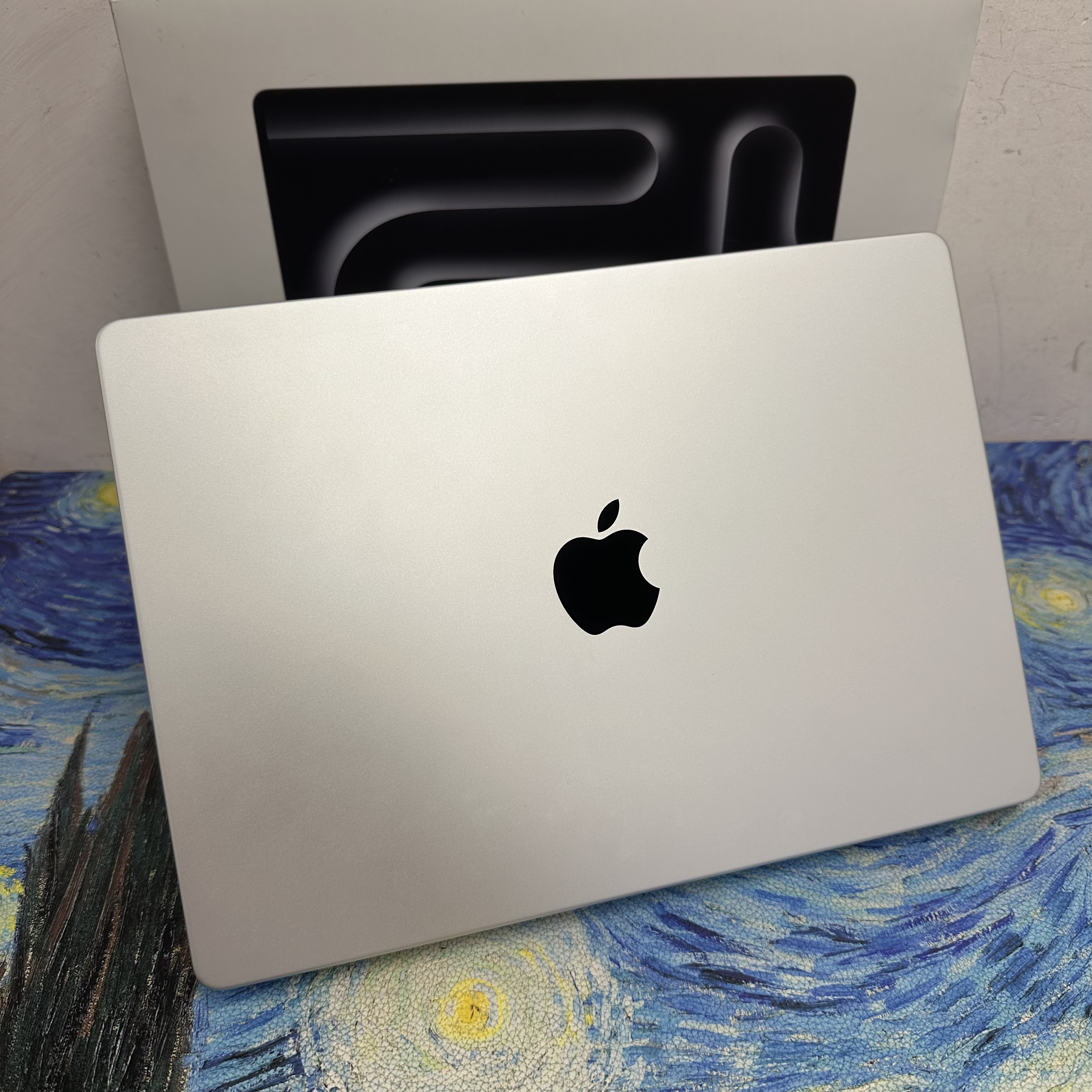 #6030 APPLE  MacBook Pro M3 2023 M3 CPU/8GB Ram/512GB SSD/10核心GPU/Liquid Retina XDR Mon/14.2吋/銀色/Gaming Laptop / Notebook / 粗用一流
