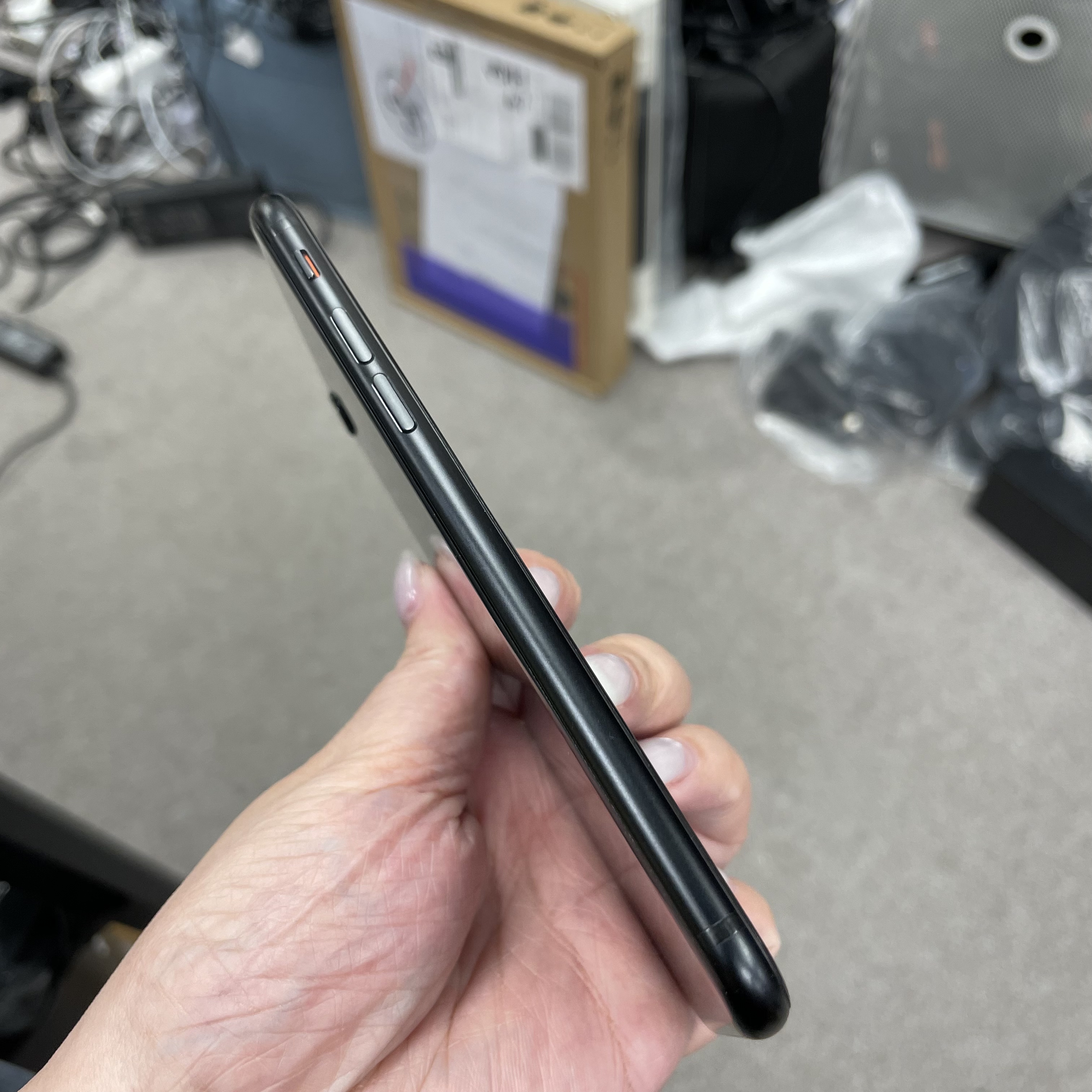 *6636 SE2 超靚機 64GB 電94 黑色 black