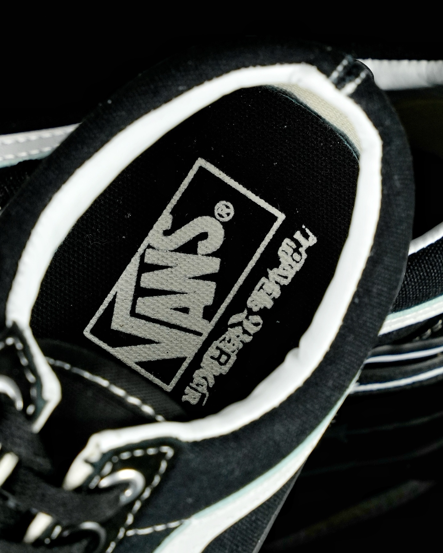 Vans Old SkoolTravis Barker Dues Paid