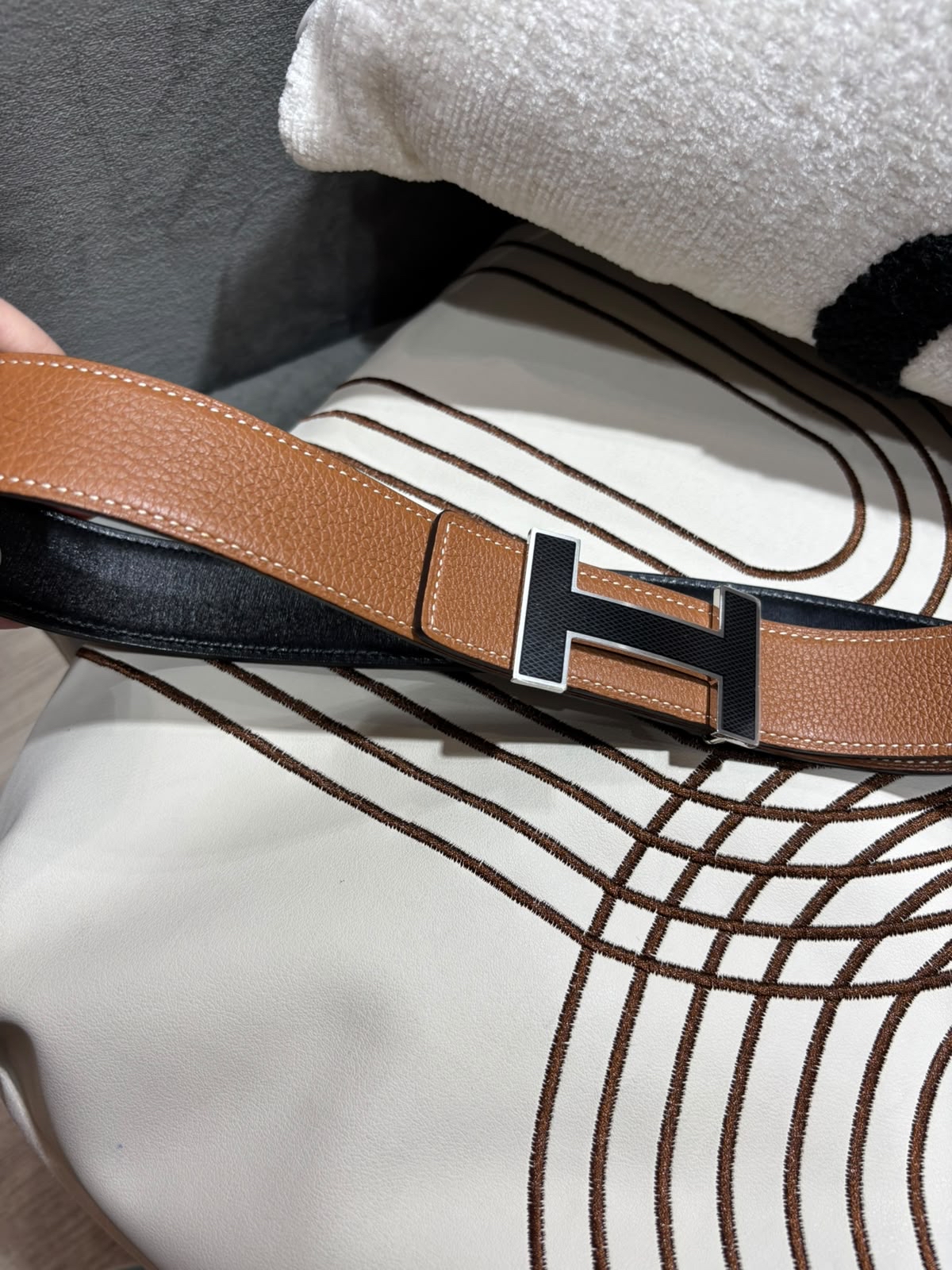 Hermes H belt SIZE 95 牛皮雙面皮帶  100%Authentic, 95%New