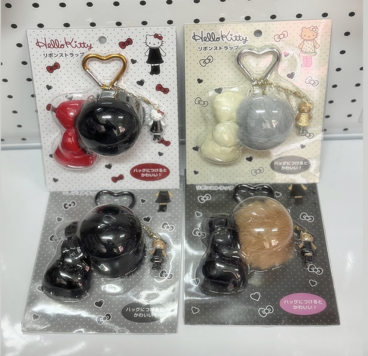 現貨｜hello kitty 26年新品 心心扣毛毛球吊飾💌