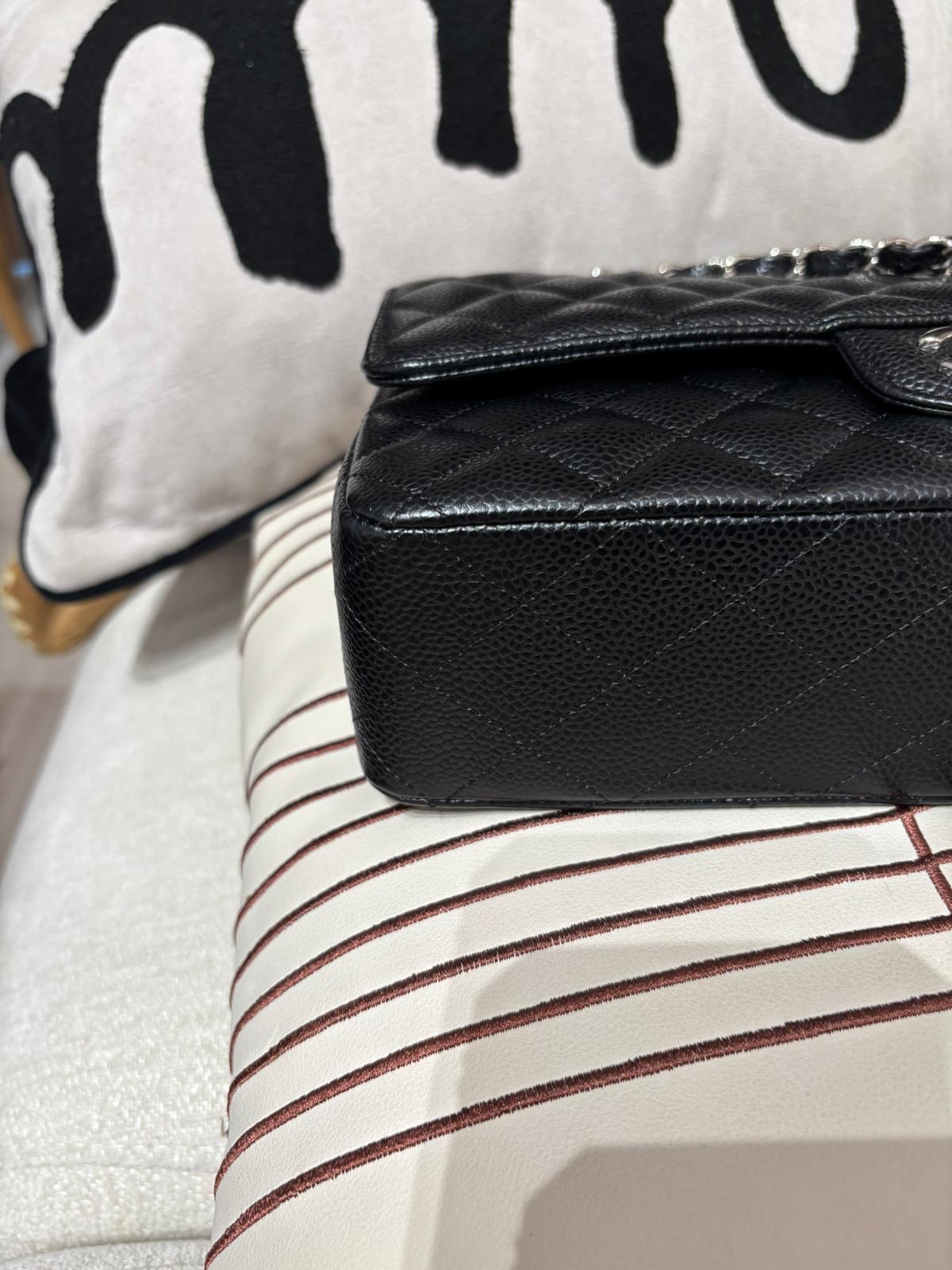Chanel Classic 25cm A01112 黑色荔枝牛皮銀扣 100%Authentic, 98%New ✅26Card ✅Dust bag✅Box
