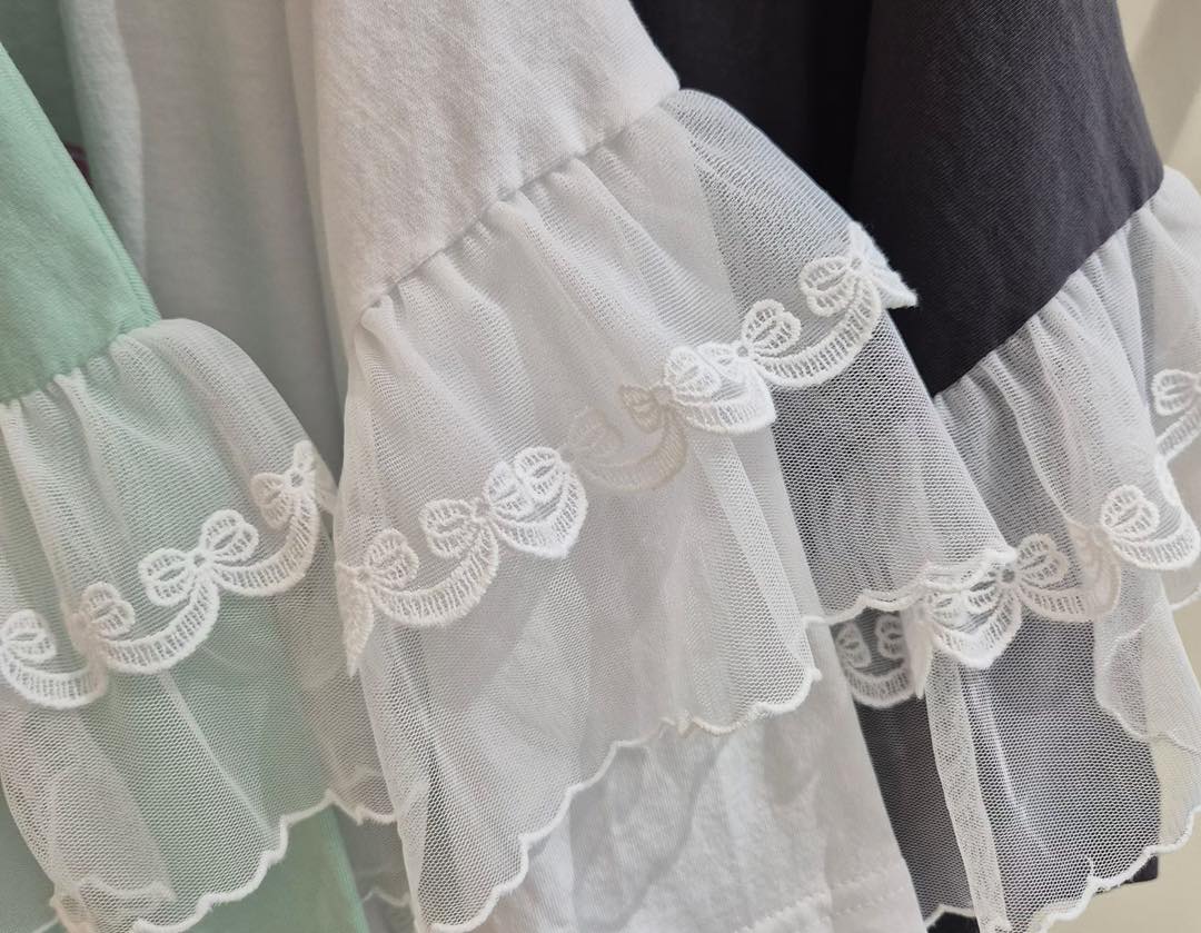 美式復古 x 夢幻蕾絲拼接 Tee