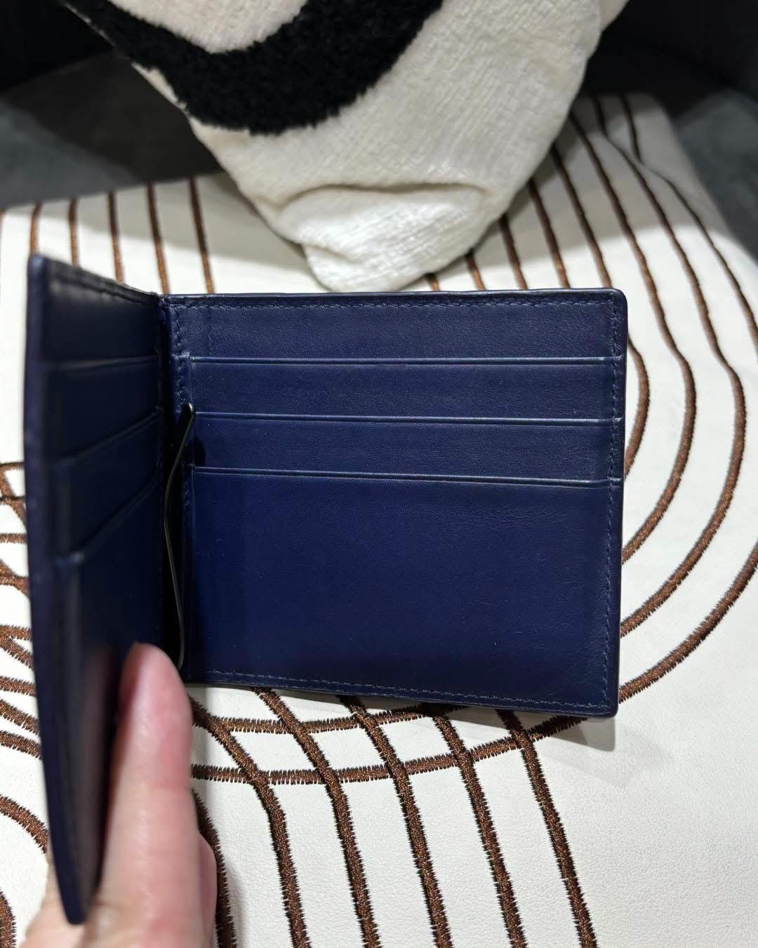 Bottega Veneta Bv wallet 100%Authentic,98%new✅dust bag 