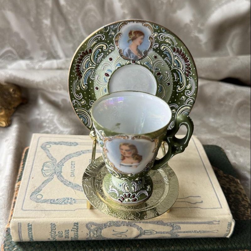 C.a. 1940-50s Ardalt Japan Handpainted Demitasse / Expresso Cup Set Duo (MT2466)