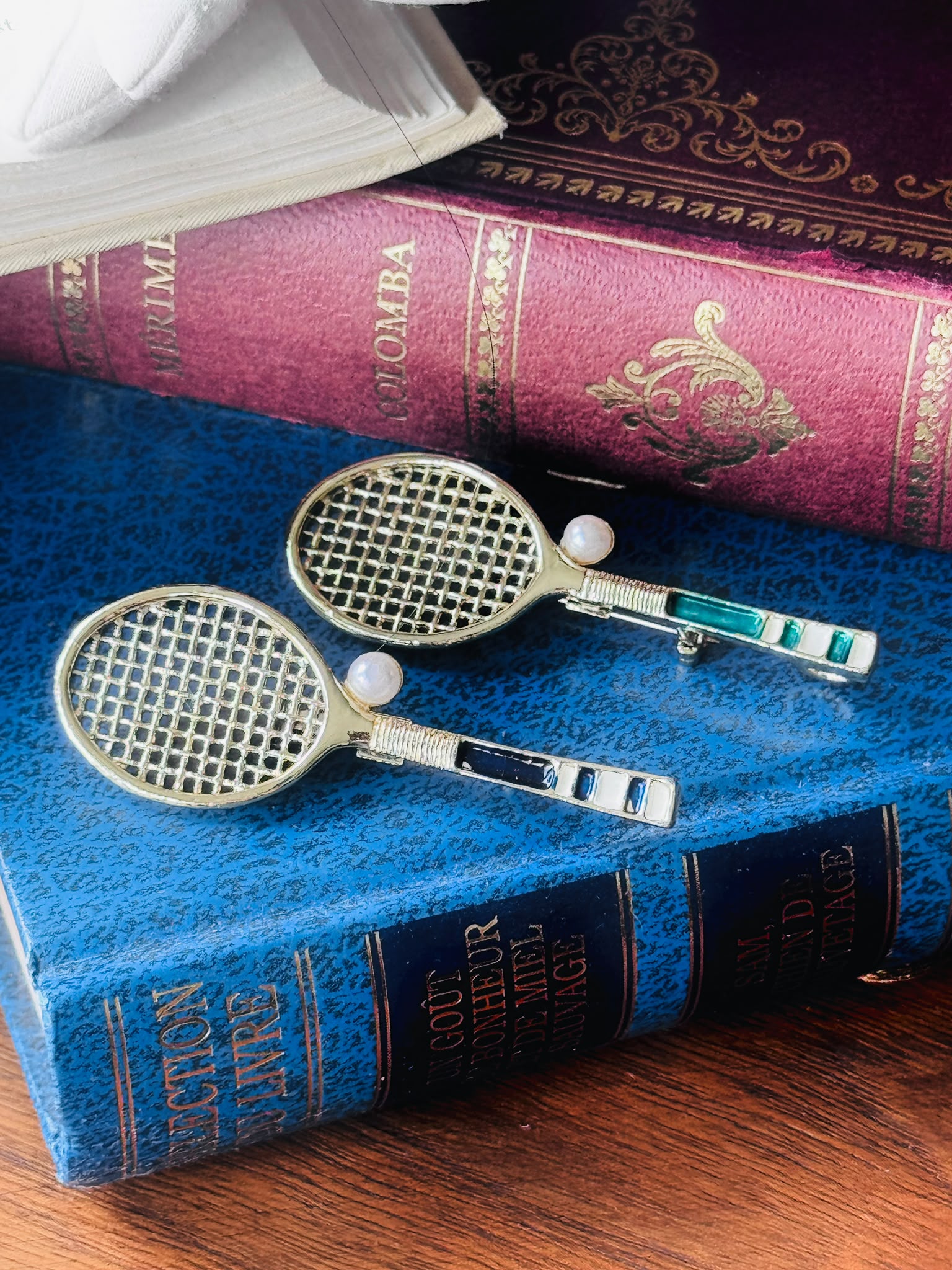 A Pair of C.a. 1970s Gerry's Tennis Racket Brooches/Pendants with Pearl Tennis Ball (MT2605)