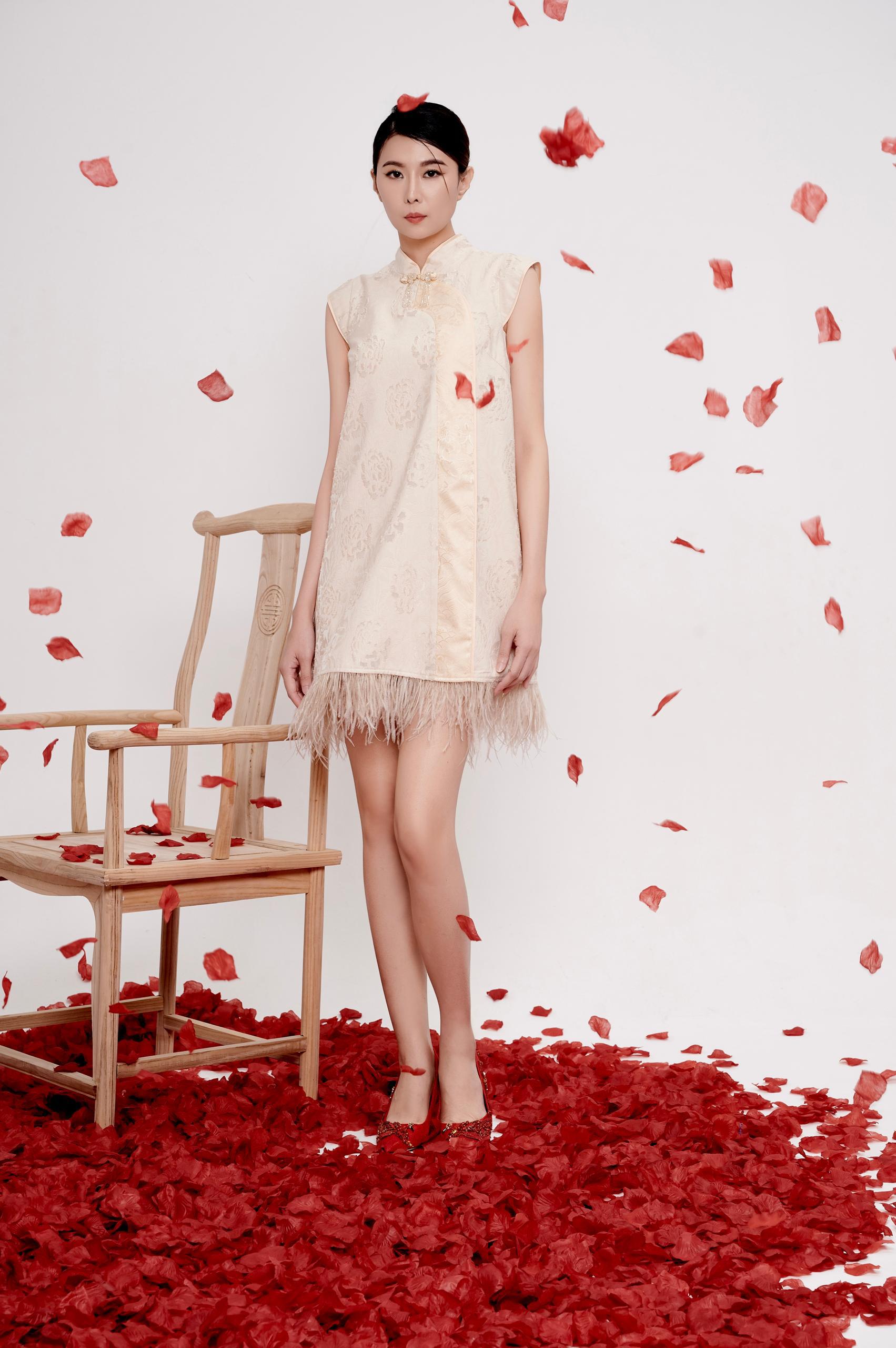 下摆羽毛宽松旗袍 2130