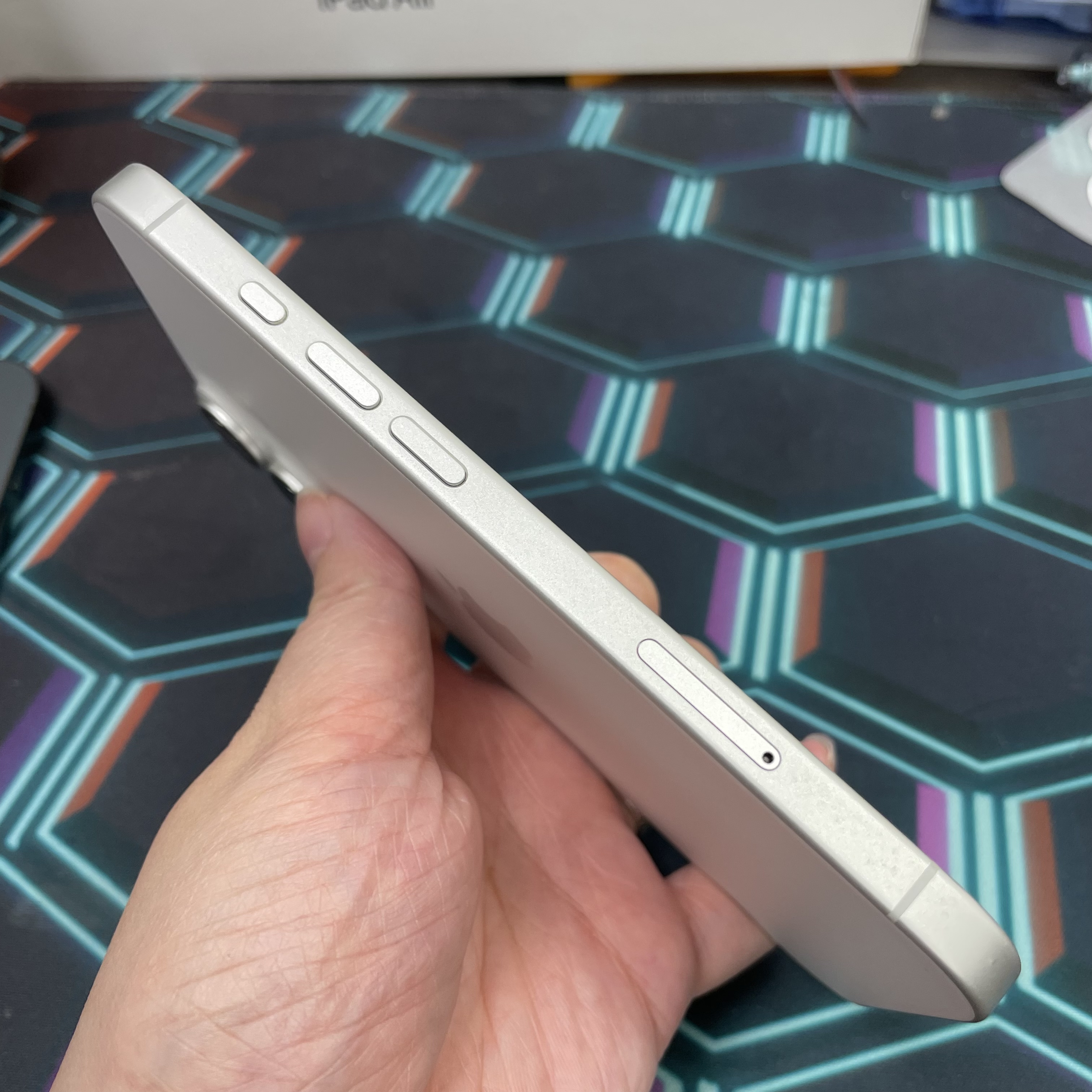 *8074 17 勁靚機 256GB 電90 白色 white