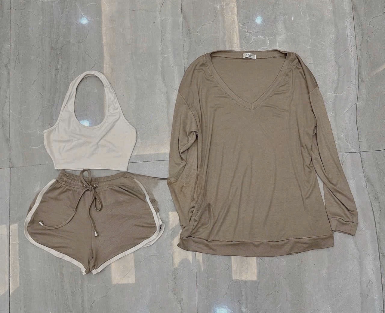 時尚V領寬鬆上衣搭配短褲三件套