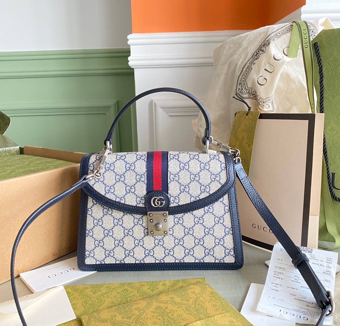 👜G651055:尺寸：25x17.5x7cm，GG Supreme帆布推出了经典隽永的蓝色和米色组合，传承材质的历史渊源。这款小号Ophidia手提包采用经典配色，老花确实很好看很百搭～