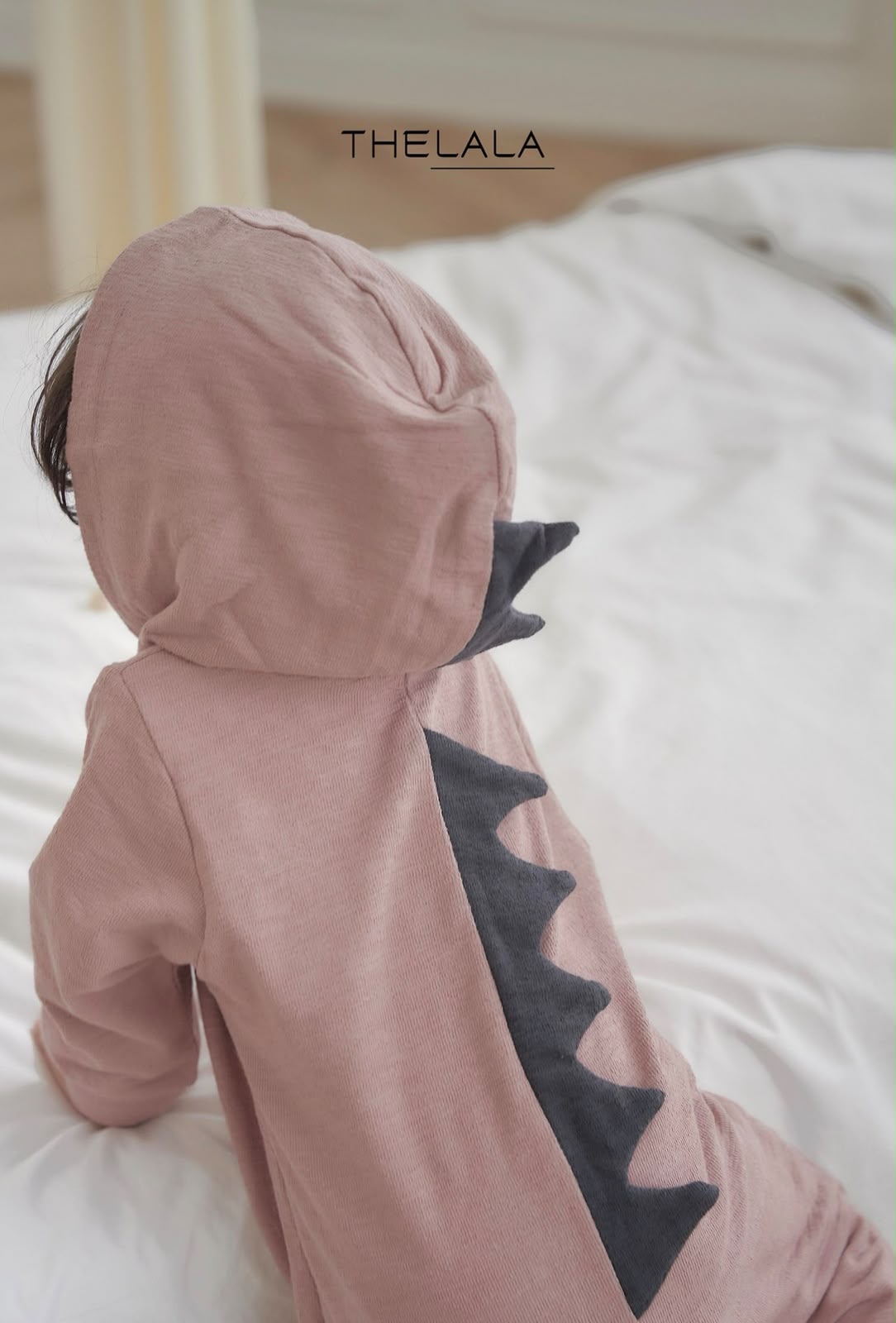 AK6203 Suit