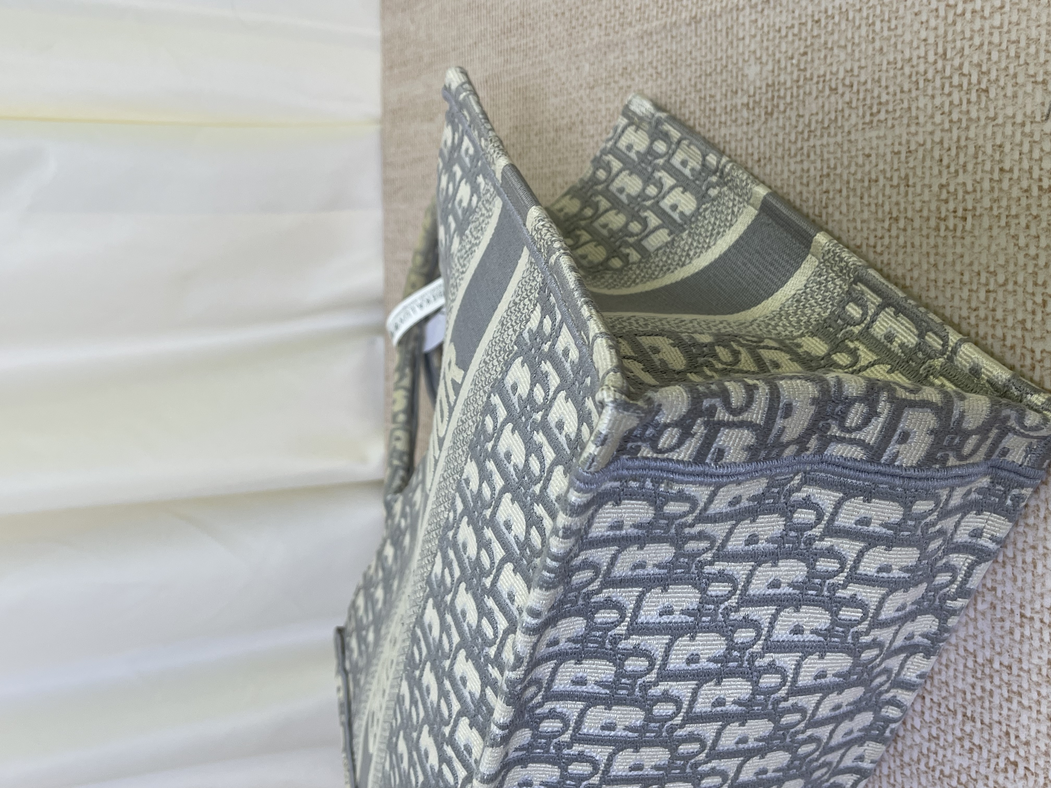 直播貨品 |  [1個-$100 2個-$300］BB18