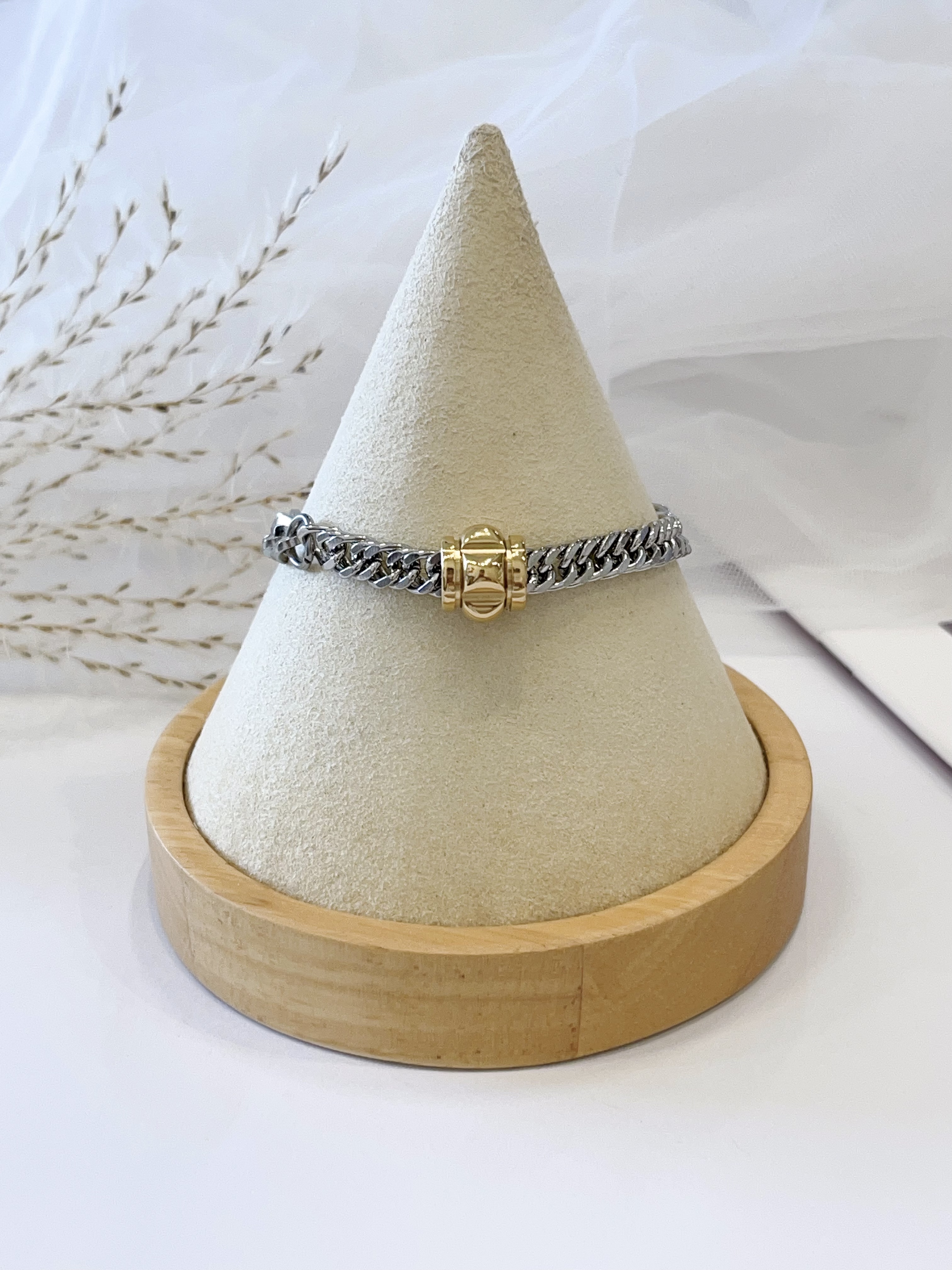 可移动金色小圈中性钛钢手链