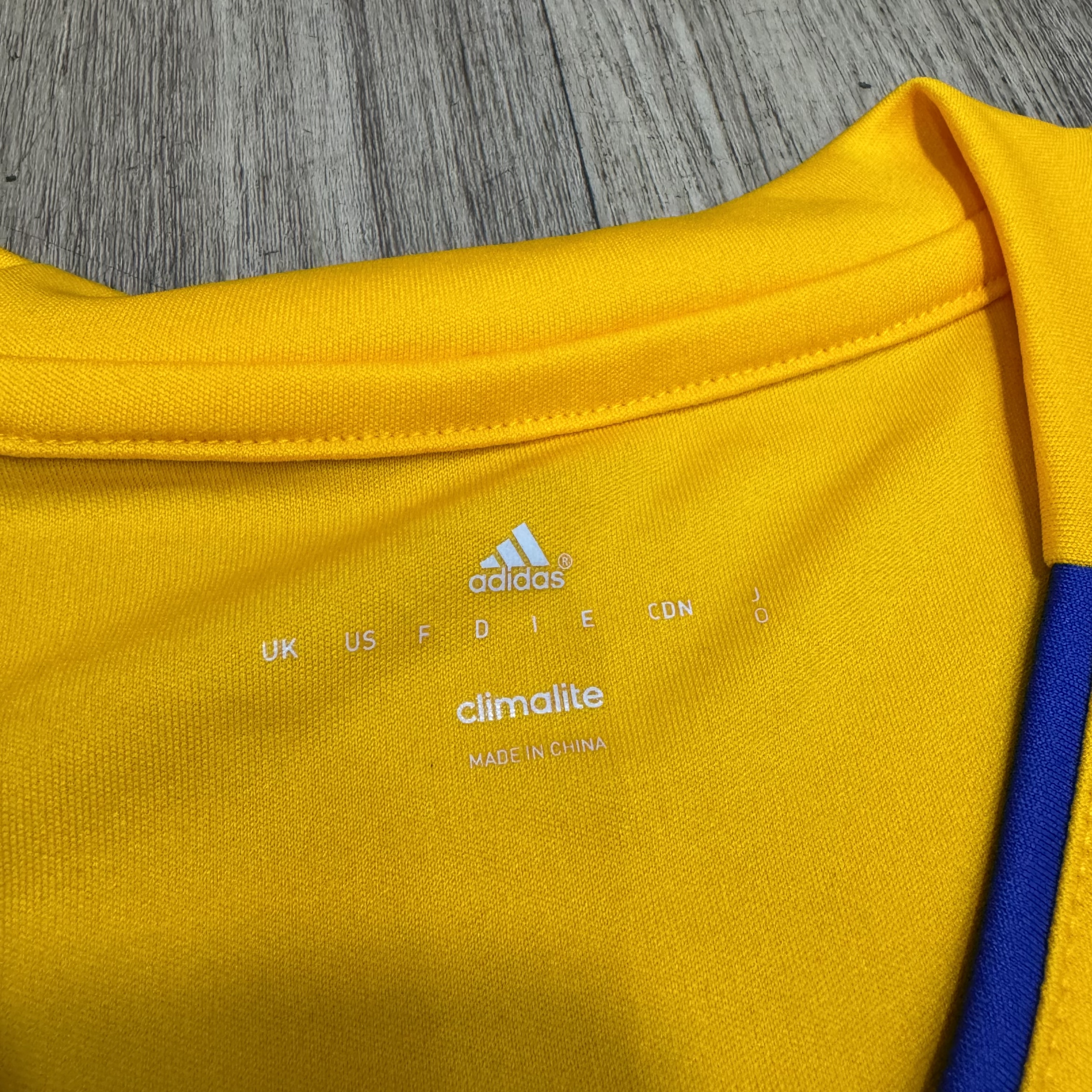Vegalta Sendai 2015 home shirt