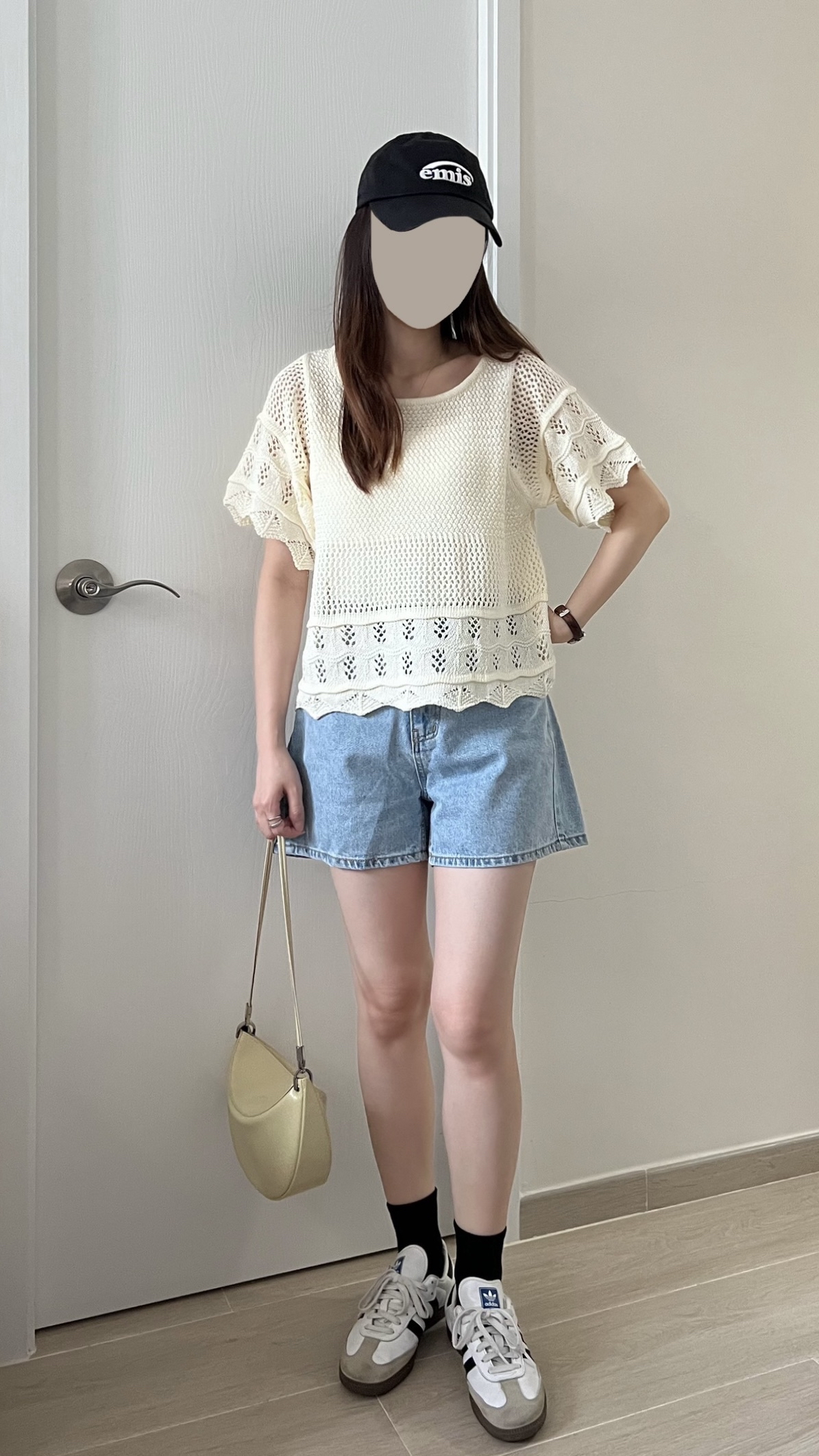 甜價鏤空花邊針織上衣 包容度大 現貨