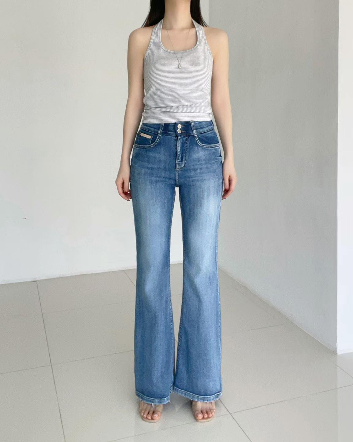 雙鈕小喇叭牛仔褲