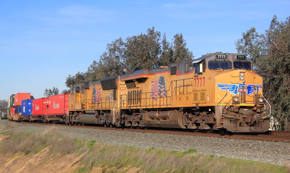 Union Pacific ES44AC #7777 Kato USA N-scale