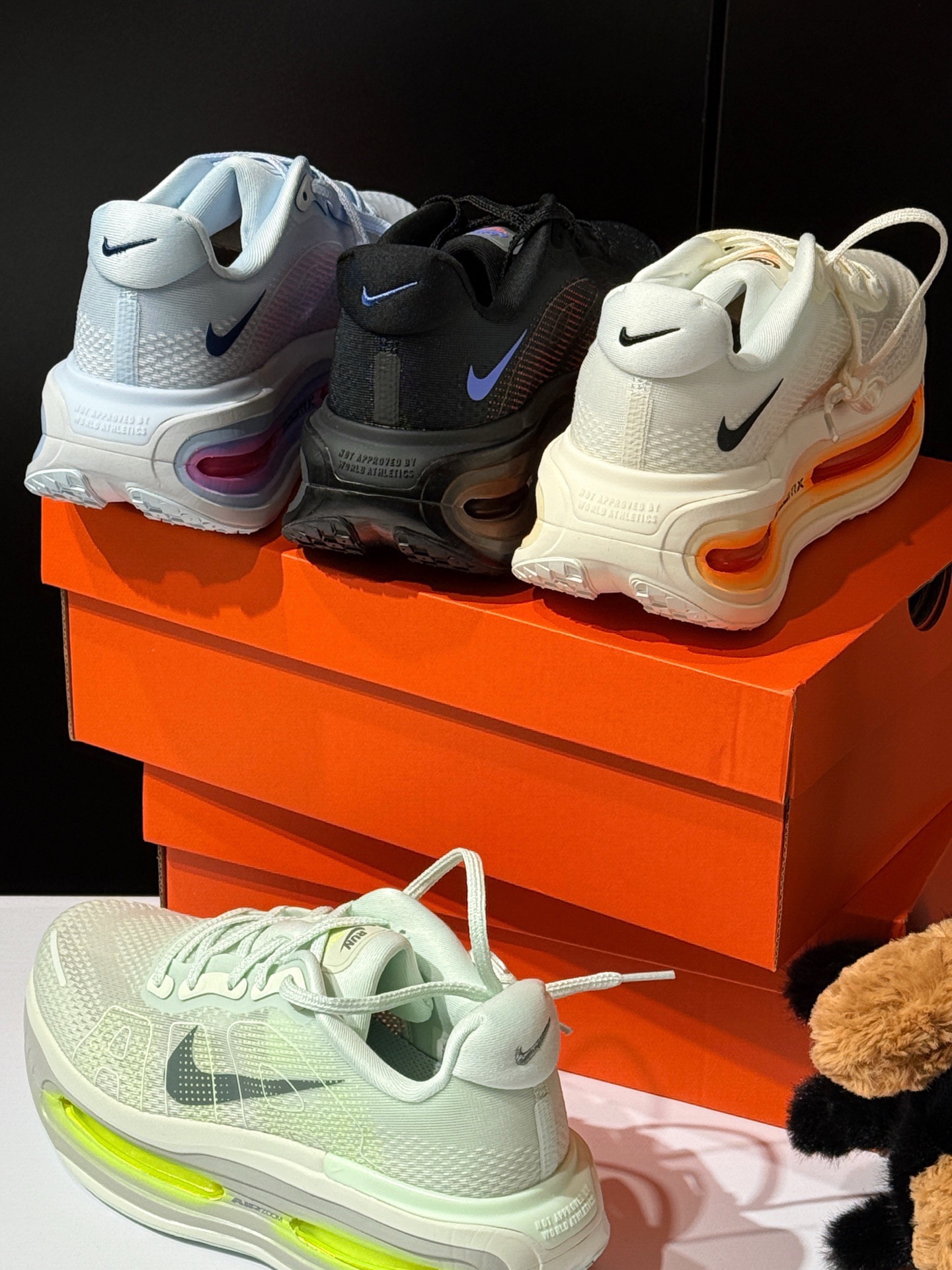 $338對。2對起$328對。Nike Air Max 系列全新氣墊跑鞋 👟