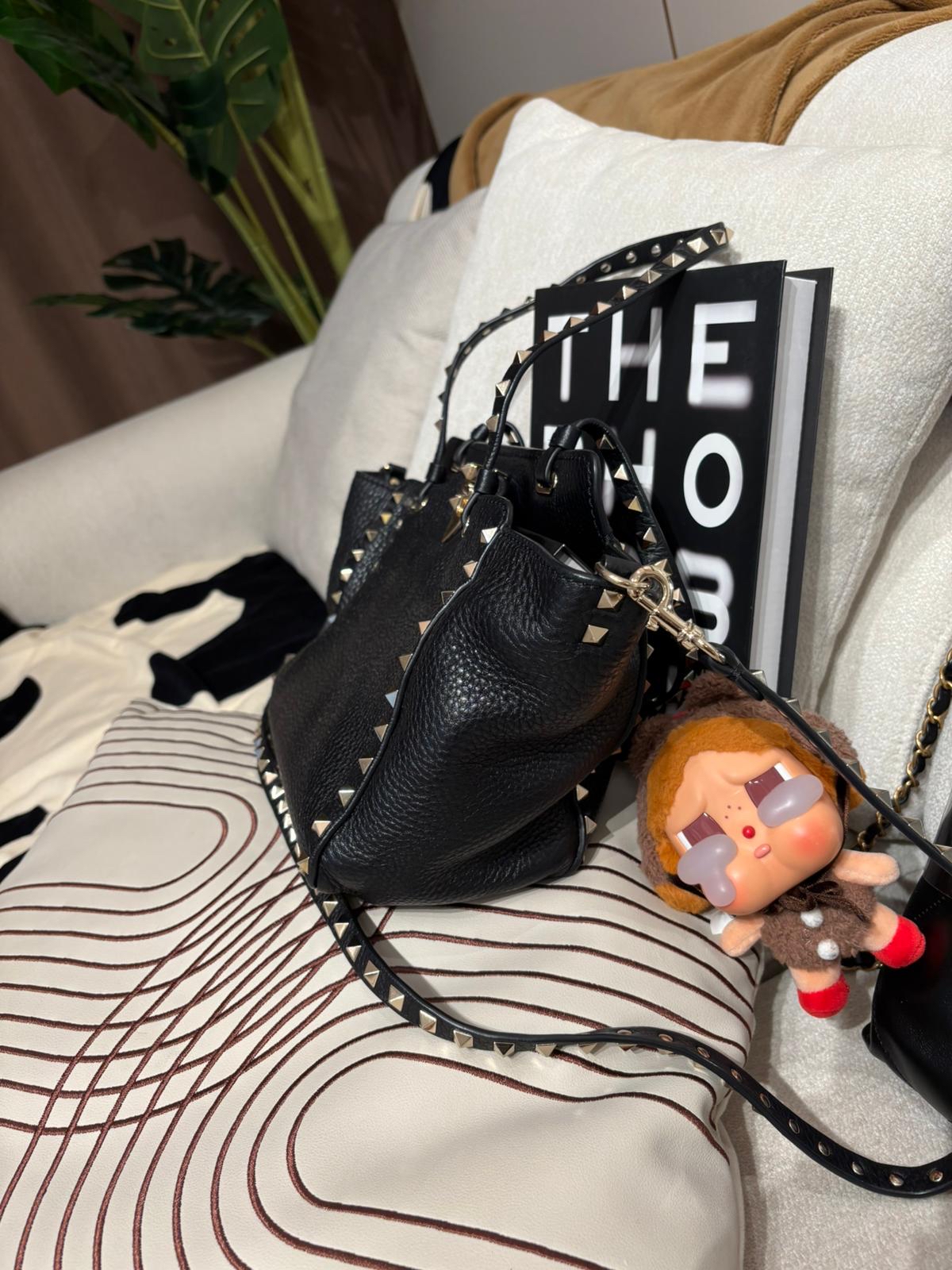 Valentino Rockstud Shoulder Bag Black 100%Authentic, 93%New ✅Dust bag