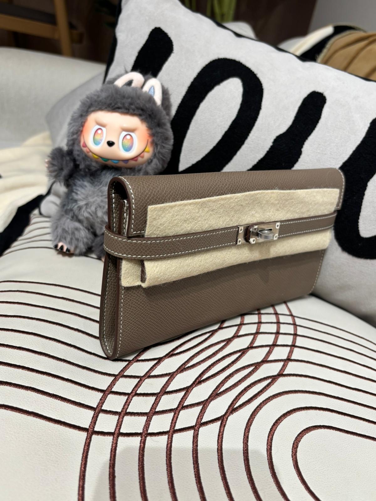 Hermes Kelly Wallet Stamp C Etoupe 大象灰銀扣 100%Authentic, 全新未使用品 ✅Box
