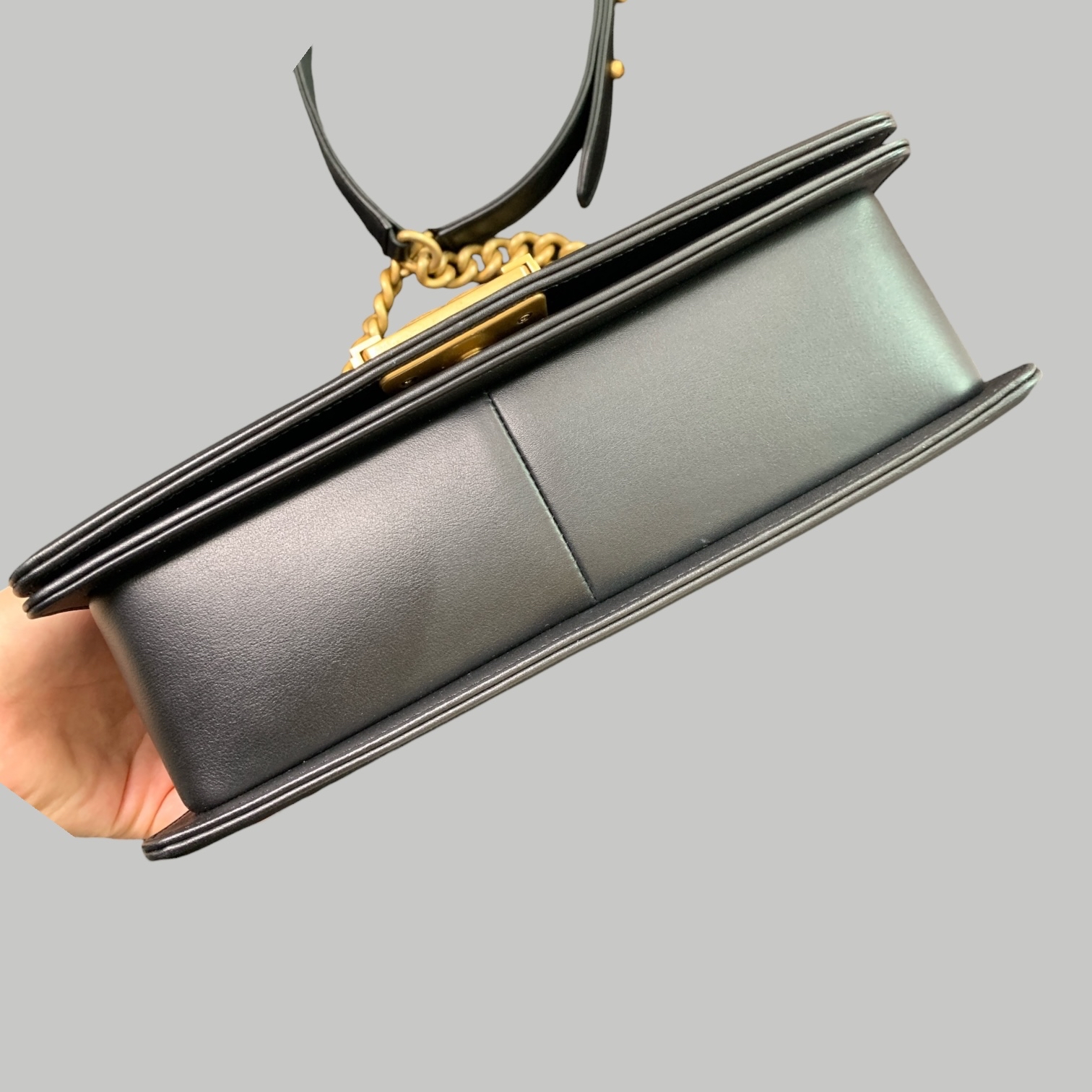 Chanel 小牛皮Leboy medium金扣