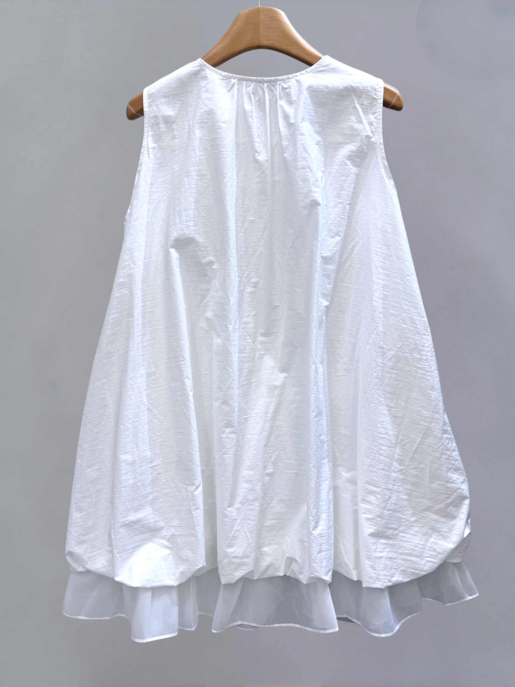 輕盈速乾料紗腳連身裙