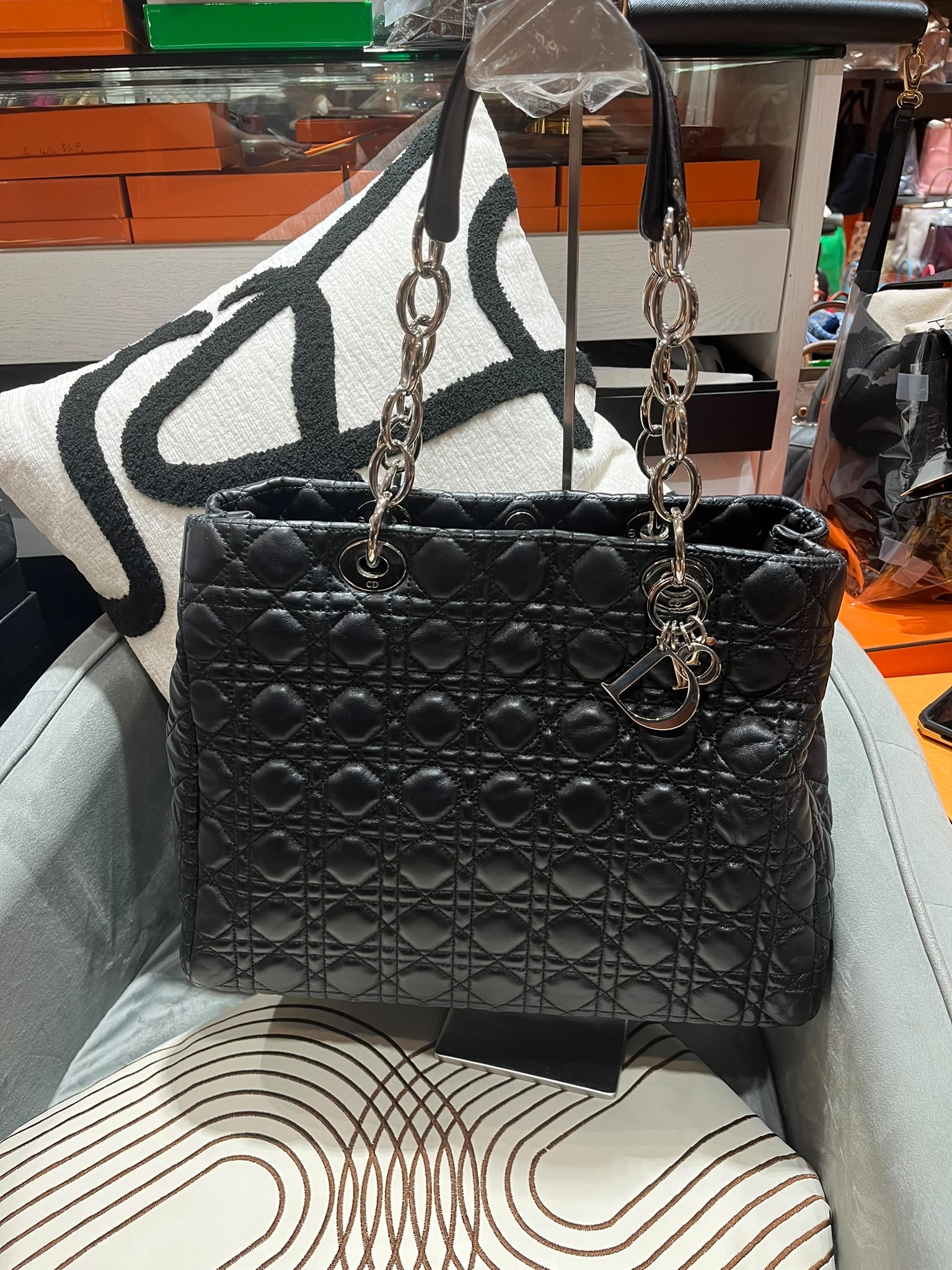 DIOR Calfskin Soft Shopping 9x7 Tote Bag 黑色牛皮100%Authentic, 95%New ✅Dust bag