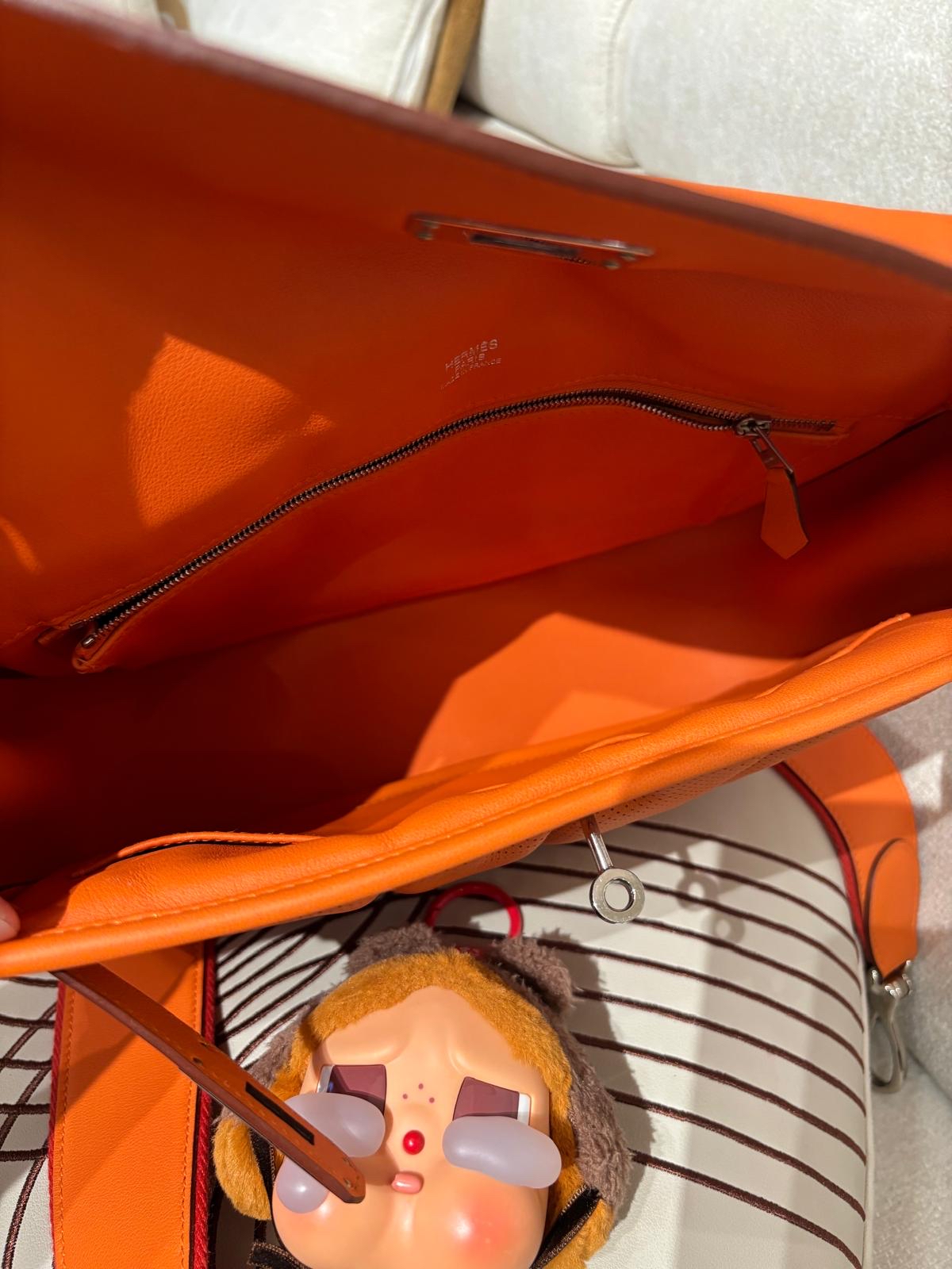 Hermes berline 28,calfskin 100%Authentic ,98%new ✅dust bag✅strap  