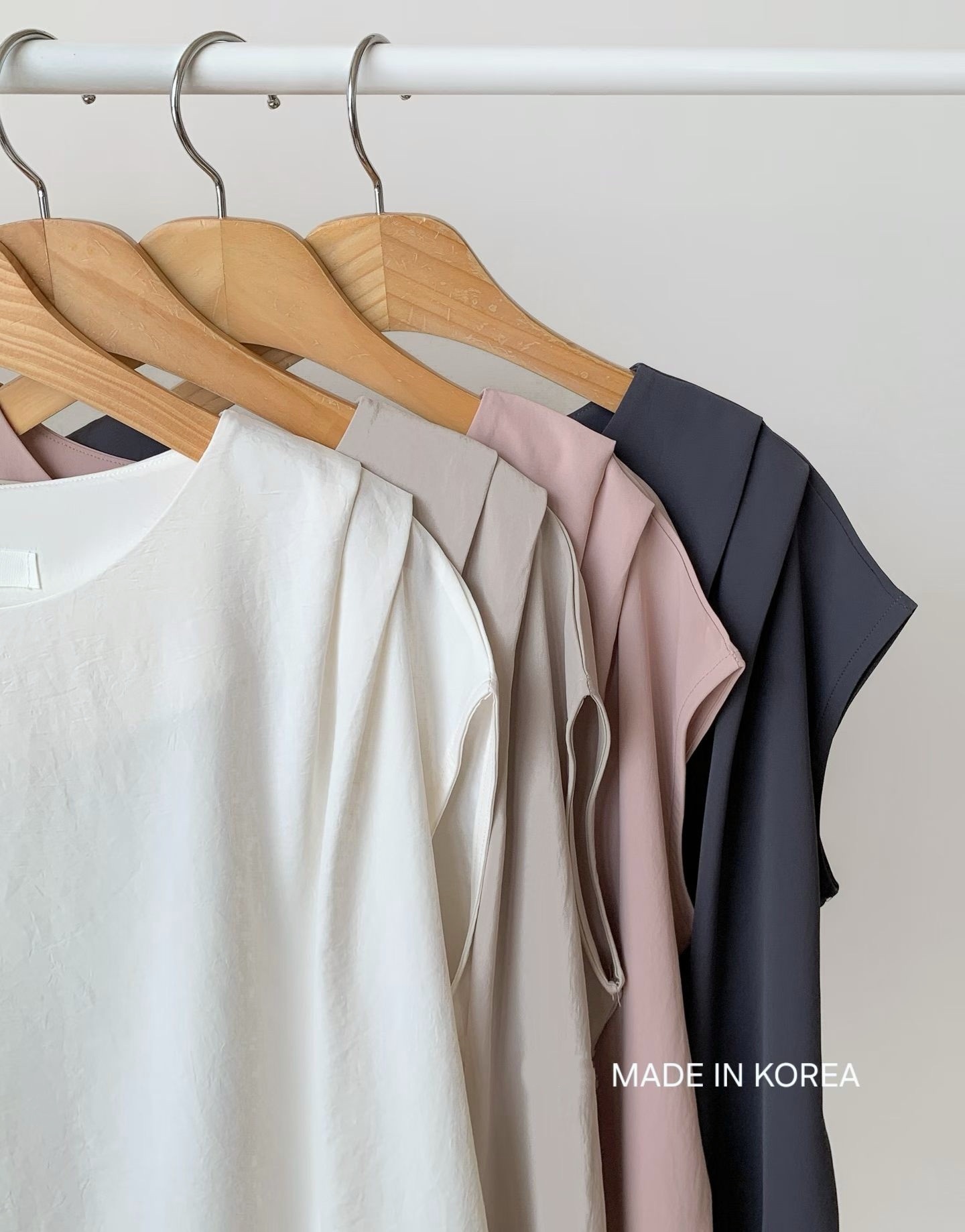 G6178 韓國🇰🇷靚料淨色打皺top