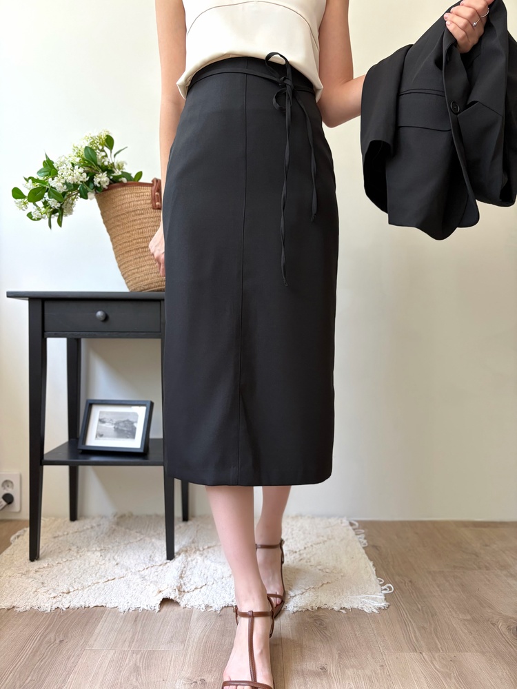 Noir Belted Skirt (Black)
