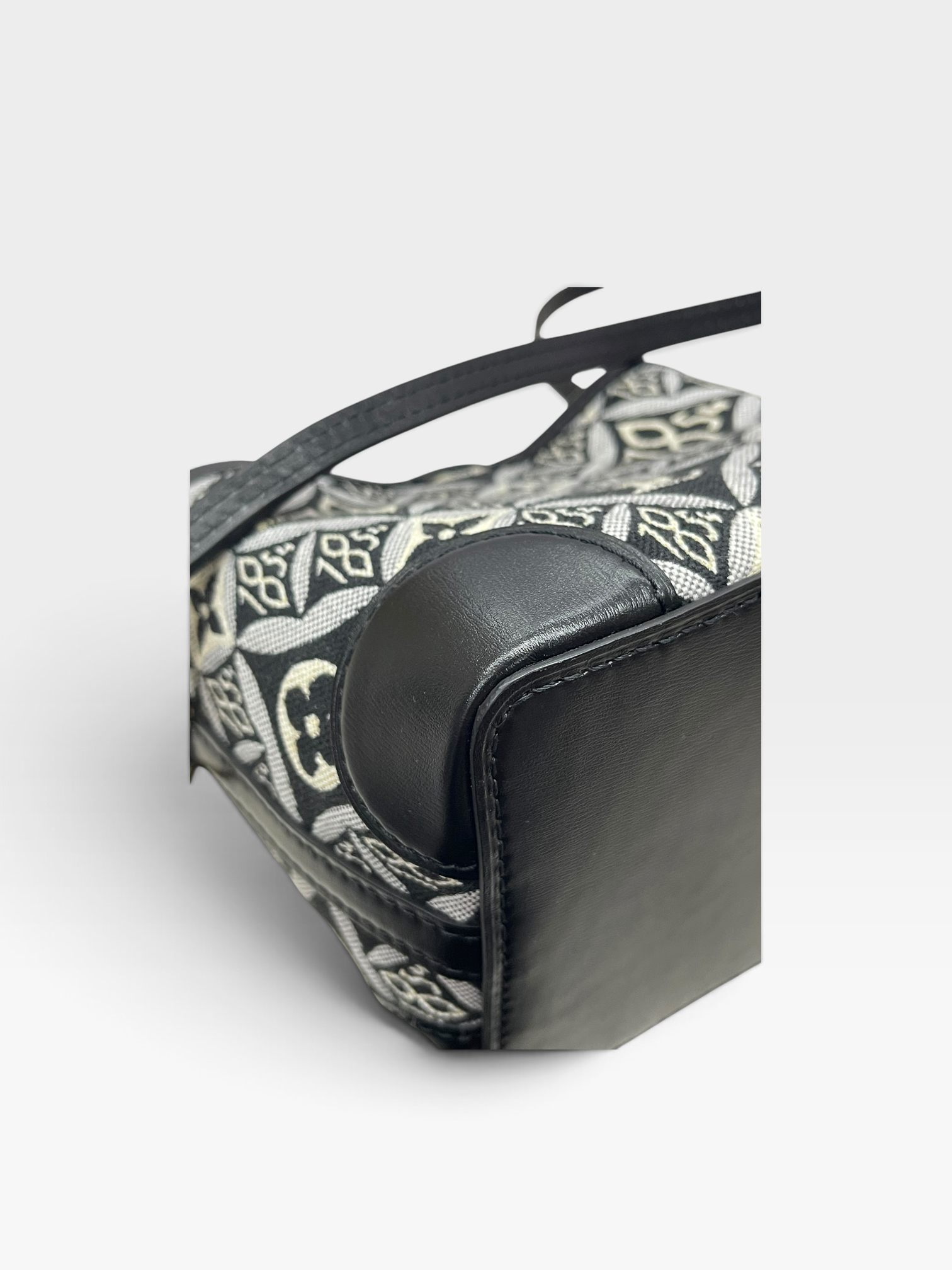 Pre-Owned LV Since 1854 Noe Purse / Product Code: K090421