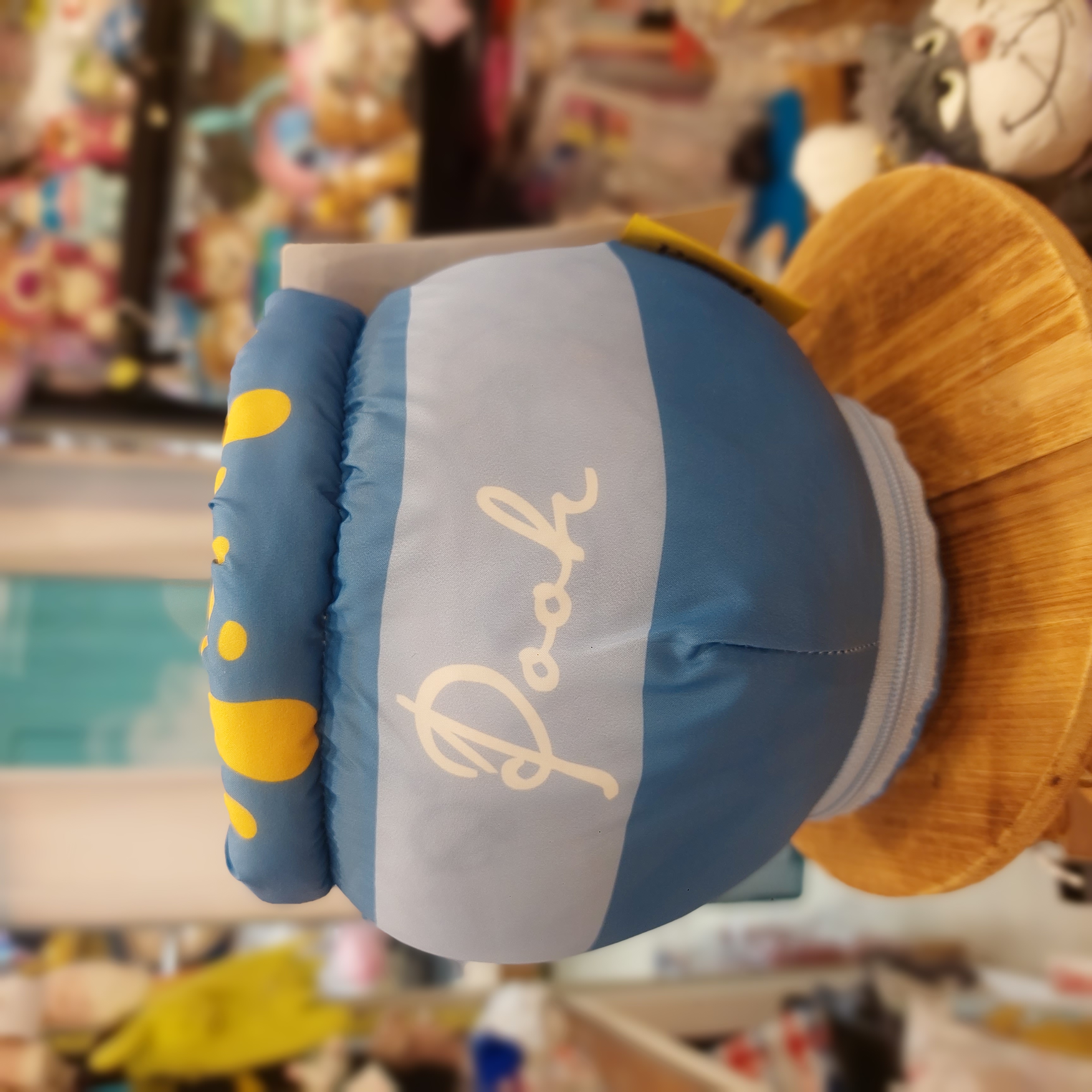 原裝日本 Winnie the Pooh 小熊維尼 蜜糖罐 連 夾棉小披子 60 × 100cm