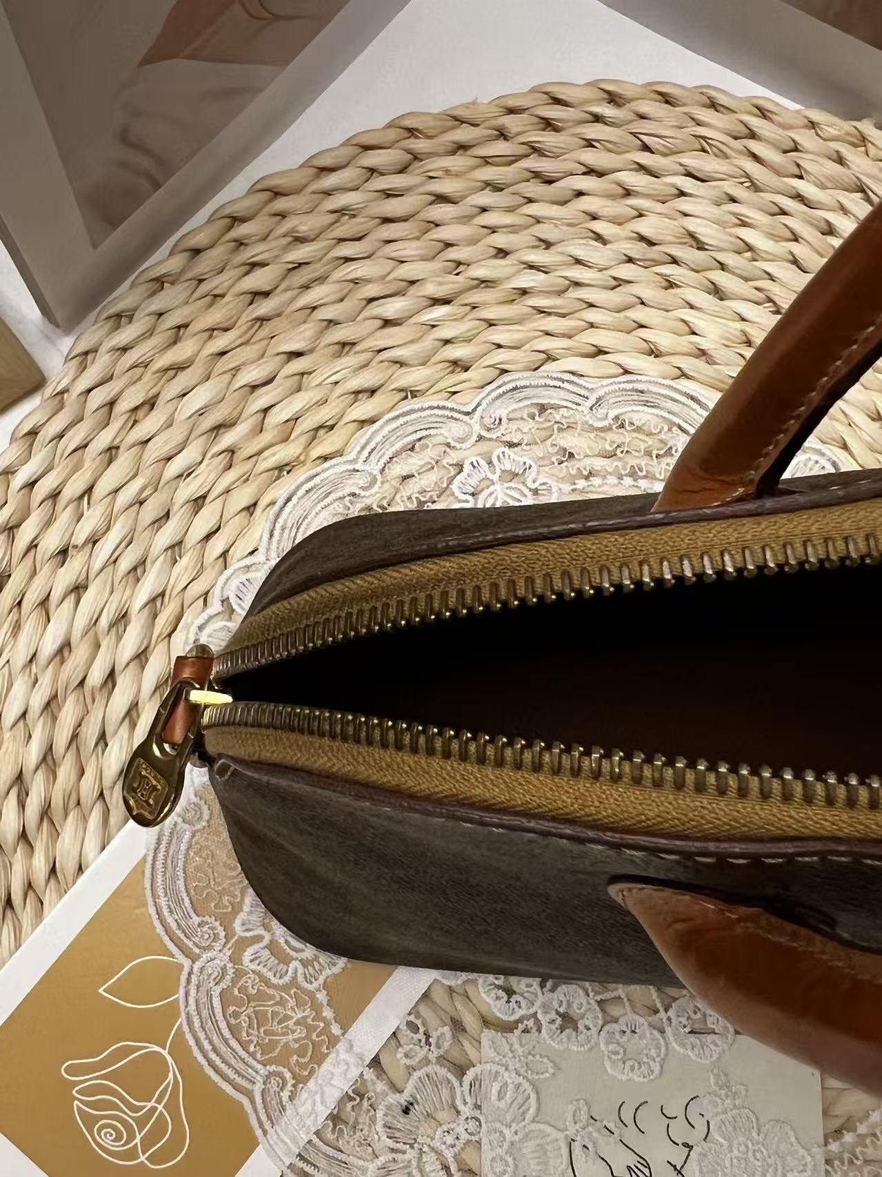 Celine Vintage Macadam Canvas Bolide Bag（揹帶款）
